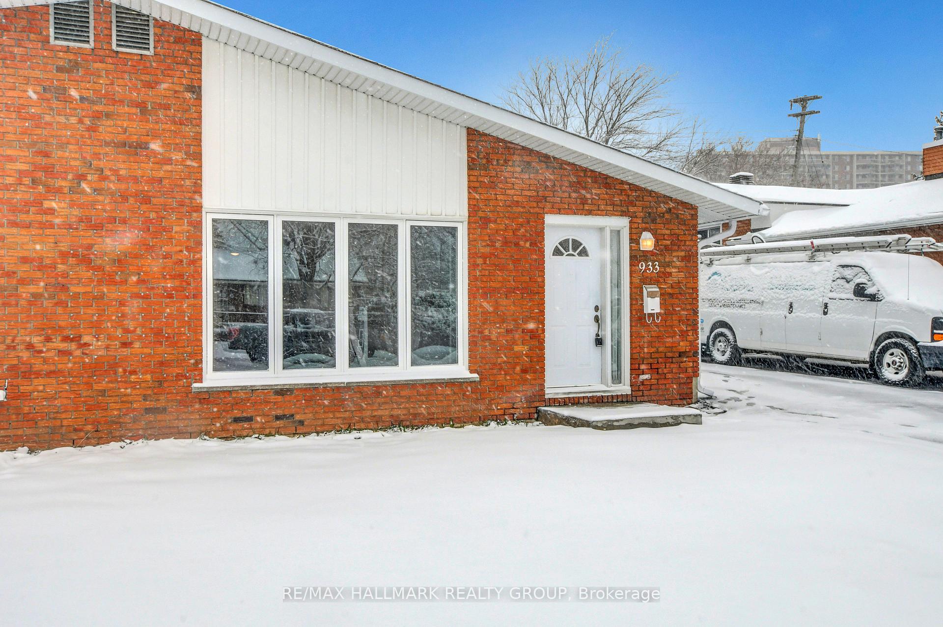 Photo 3 of 933 Bermuda Avenue, Ottawa, Carson Meadows — HOMEH
