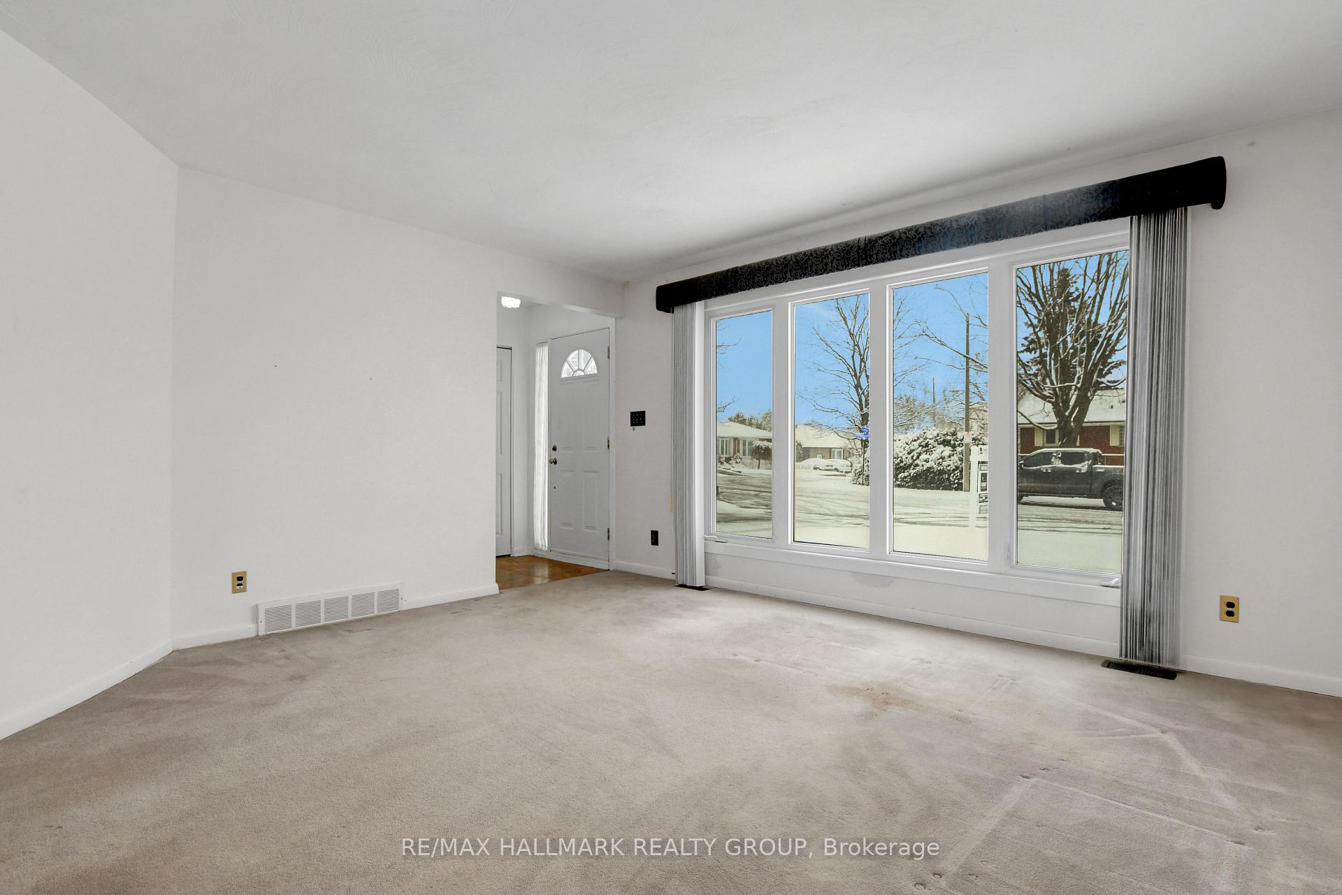 Photo 7 of 933 Bermuda Avenue, Ottawa, Carson Meadows — HOMEH