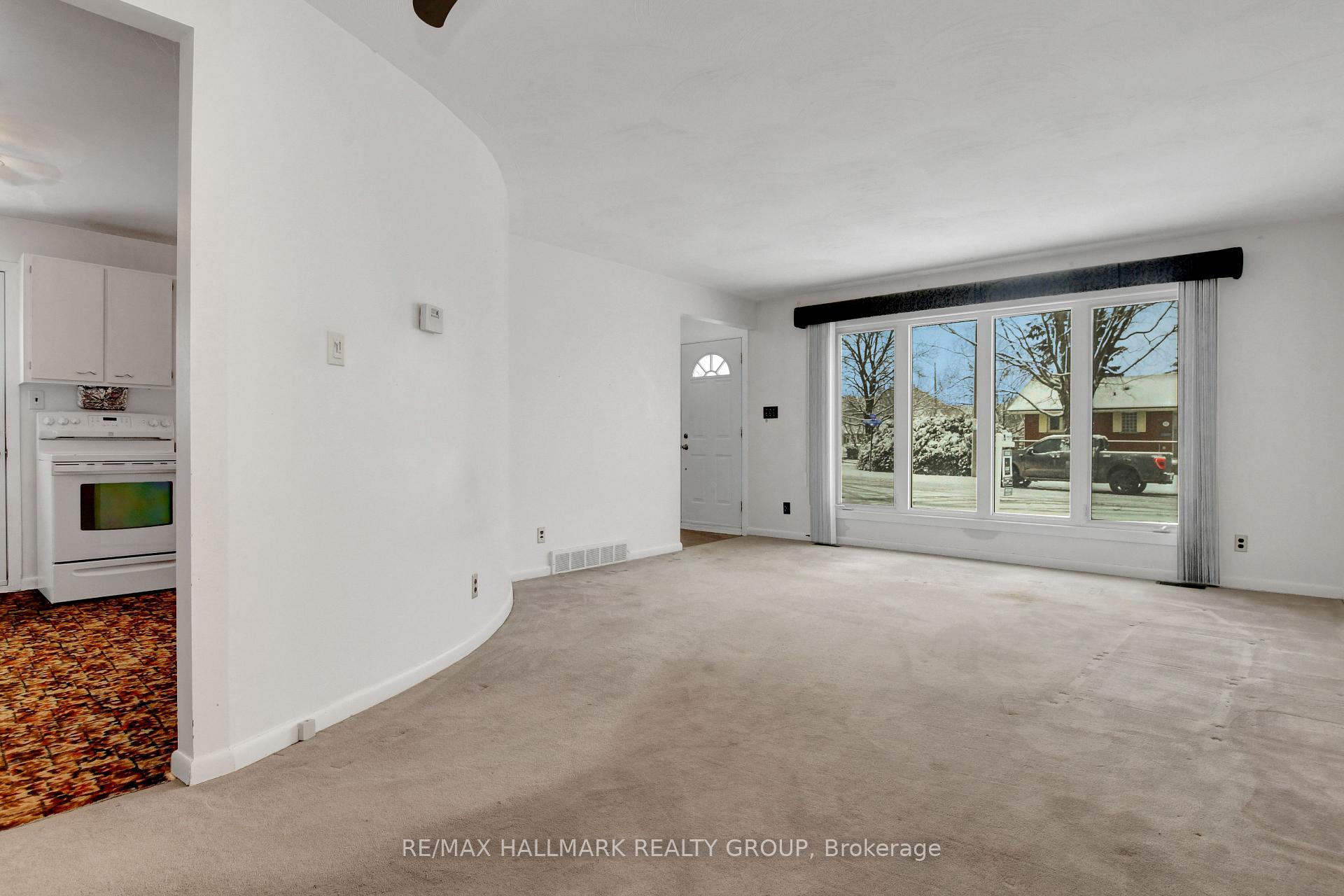 Photo 11 of 933 Bermuda Avenue, Ottawa, Carson Meadows — HOMEH
