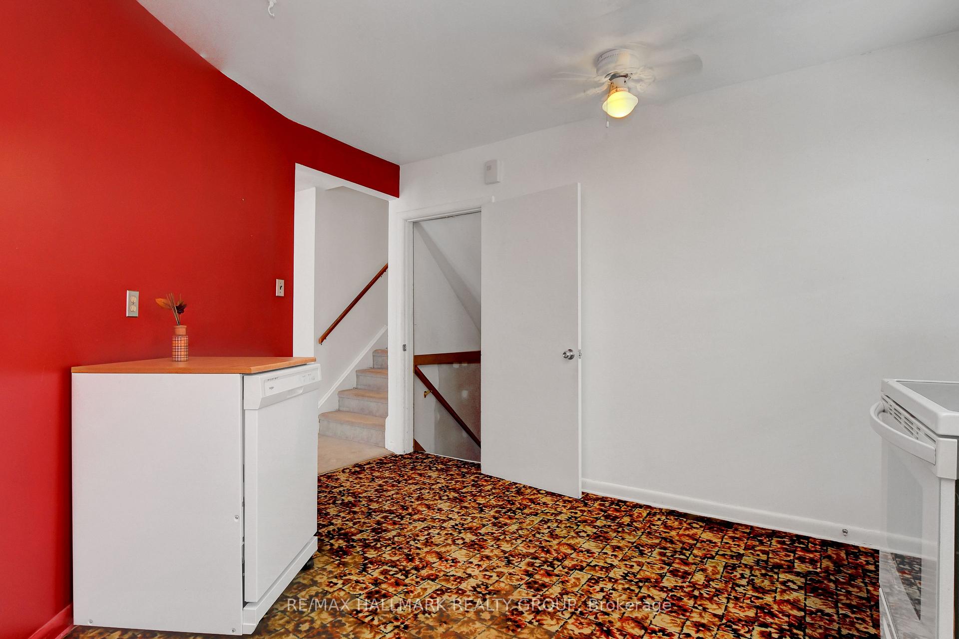 Photo 16 of 933 Bermuda Avenue, Ottawa, Carson Meadows — HOMEH