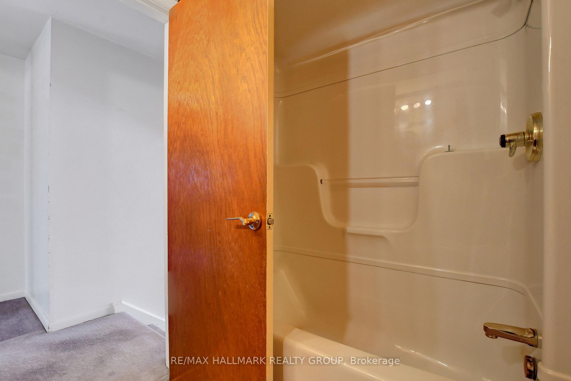 Photo 29 of 933 Bermuda Avenue, Ottawa, Carson Meadows — HOMEH