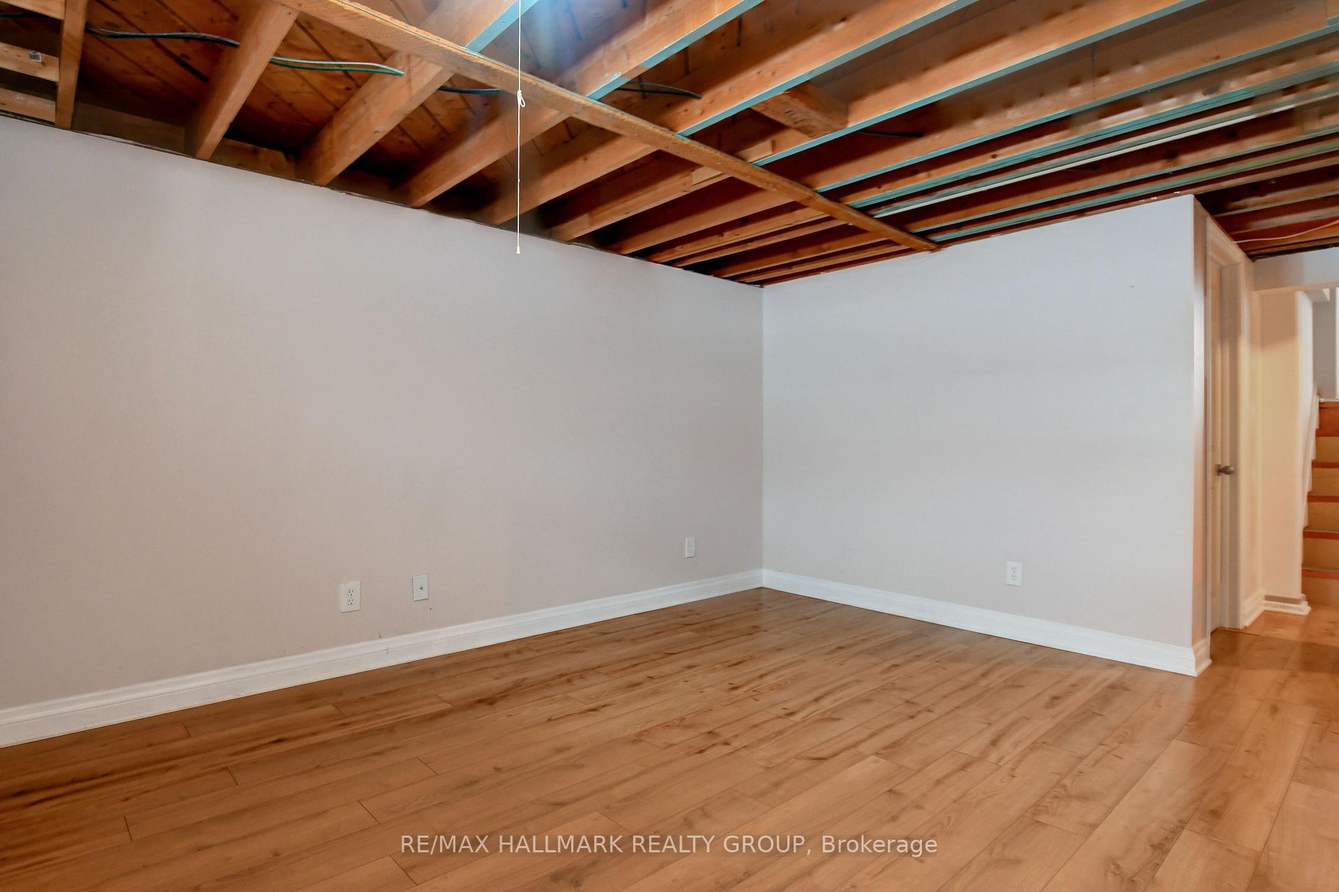 Photo 32 of 933 Bermuda Avenue, Ottawa, Carson Meadows — HOMEH