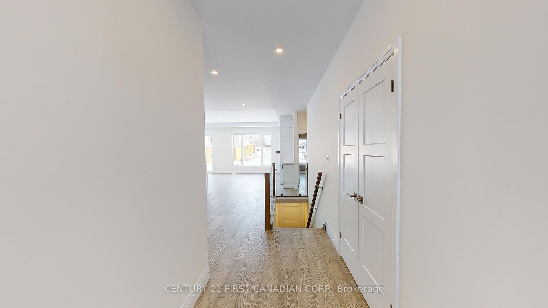 Photo 3 of 18 Postma Crescent, North Middlesex, Alisa Craig — HOMEH