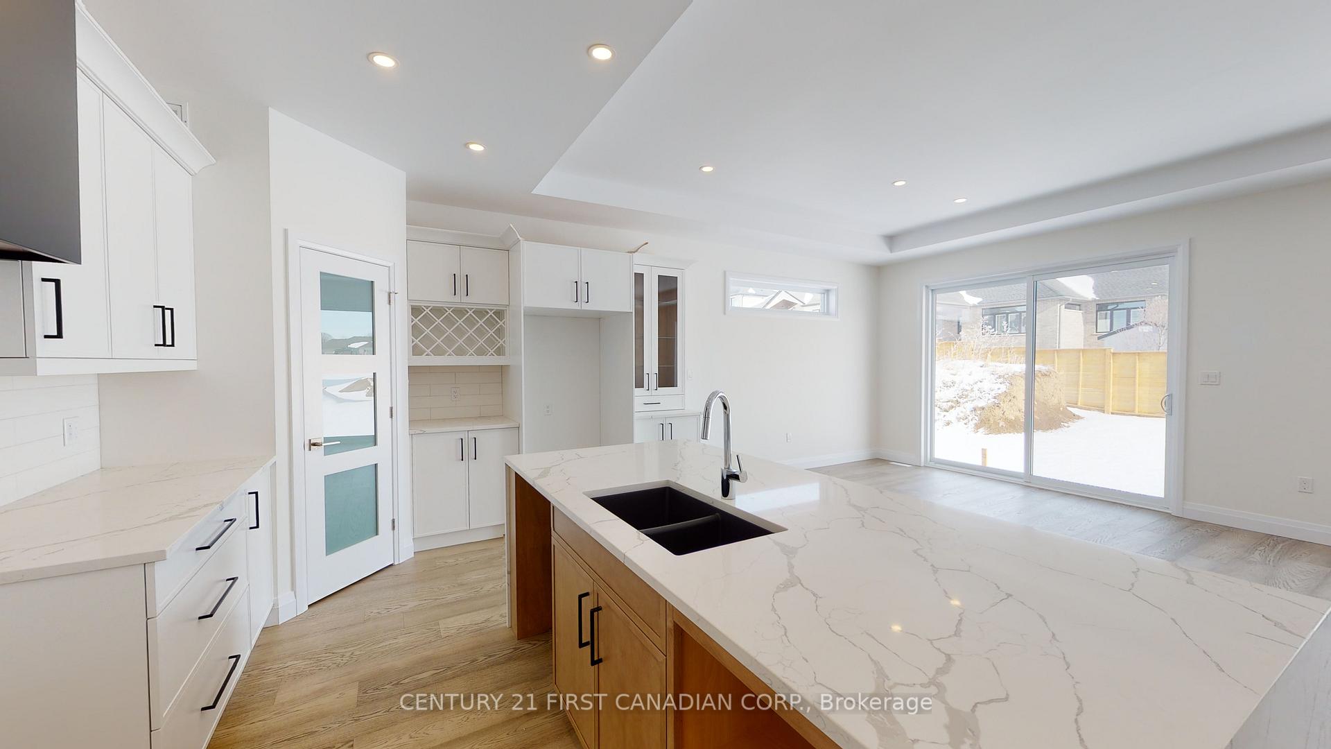 Photo 5 of 18 Postma Crescent, North Middlesex, Alisa Craig — HOMEH