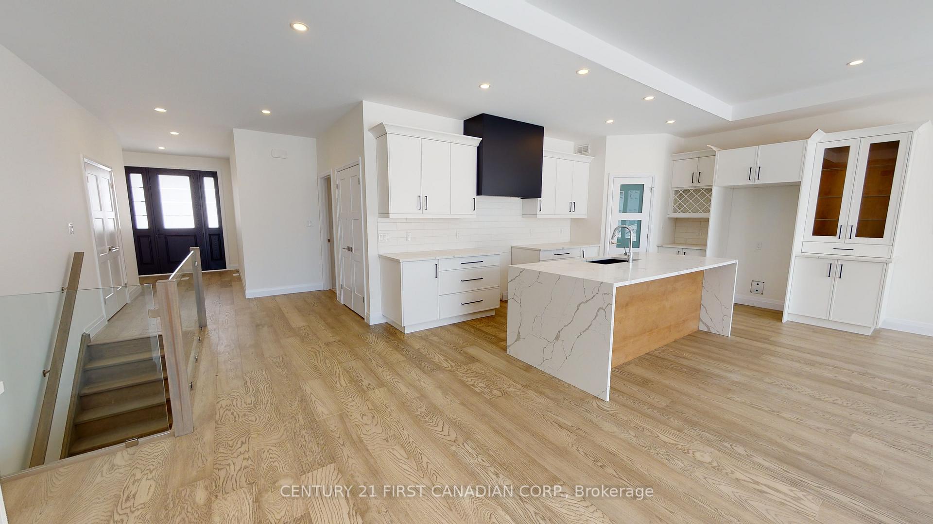 Photo 10 of 18 Postma Crescent, North Middlesex, Alisa Craig — HOMEH