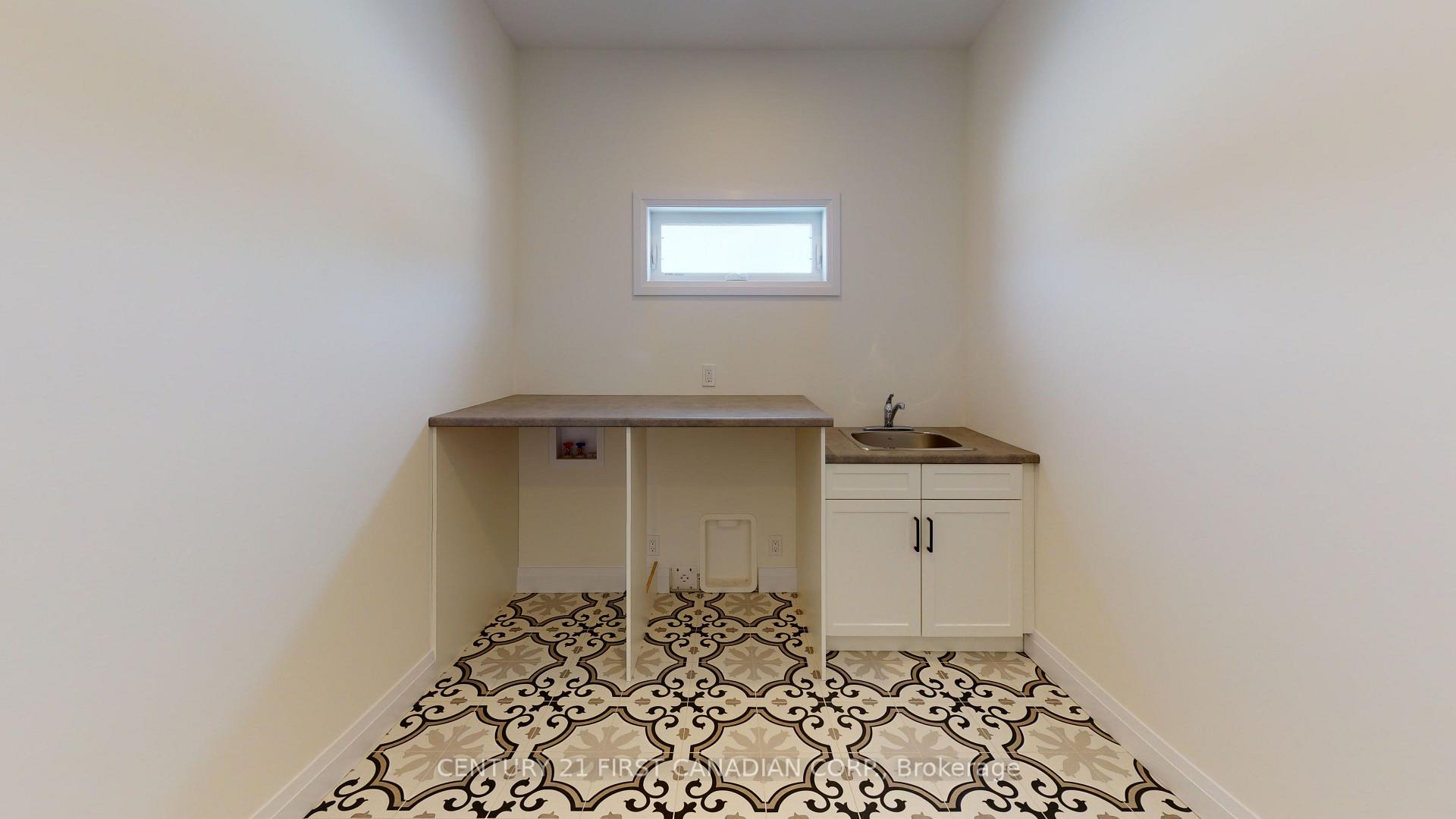 Photo 16 of 18 Postma Crescent, North Middlesex, Alisa Craig — HOMEH