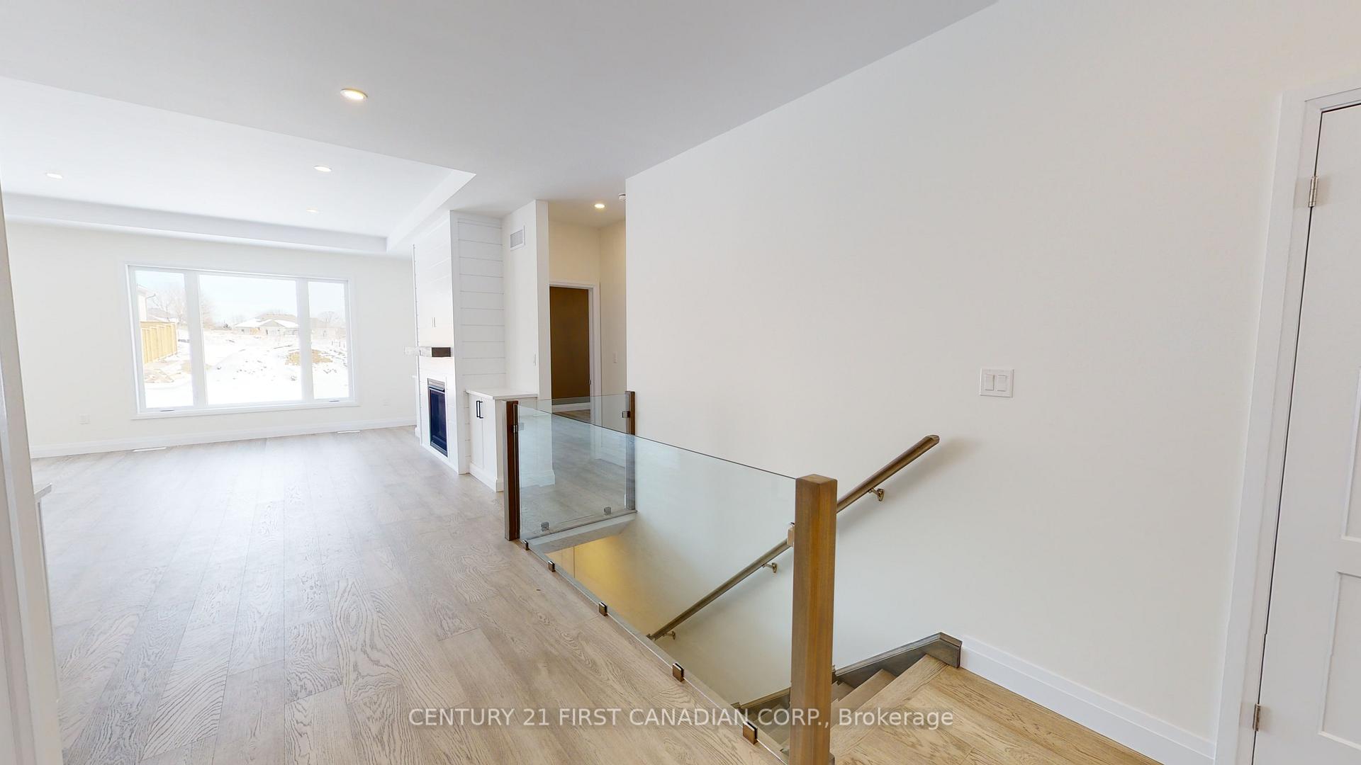 Photo 17 of 18 Postma Crescent, North Middlesex, Alisa Craig — HOMEH