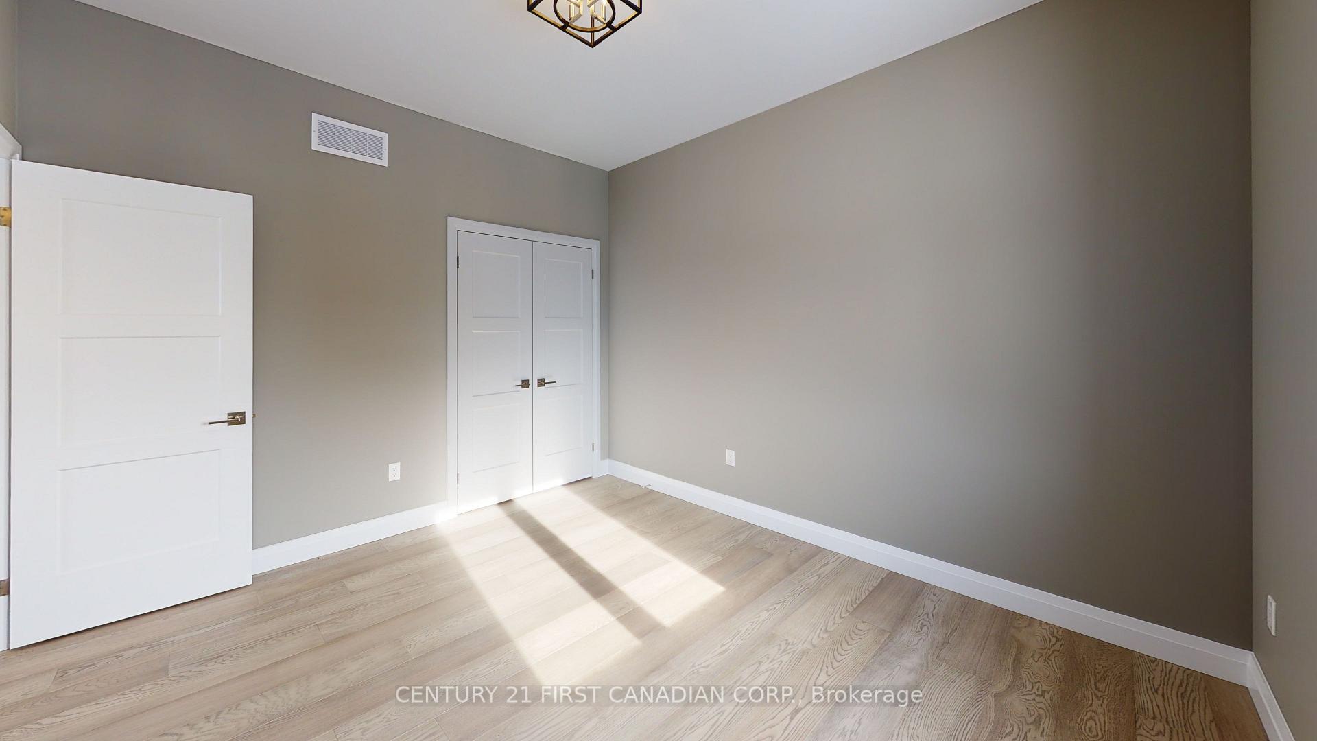 Photo 21 of 18 Postma Crescent, North Middlesex, Alisa Craig — HOMEH