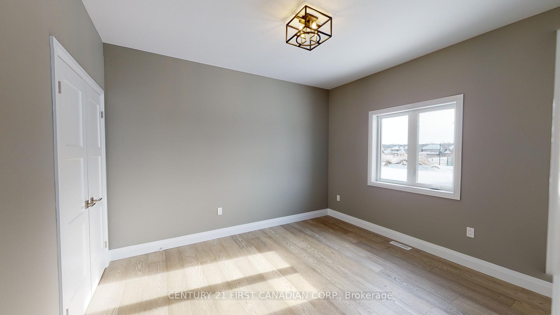 Photo 22 of 18 Postma Crescent, North Middlesex, Alisa Craig — HOMEH