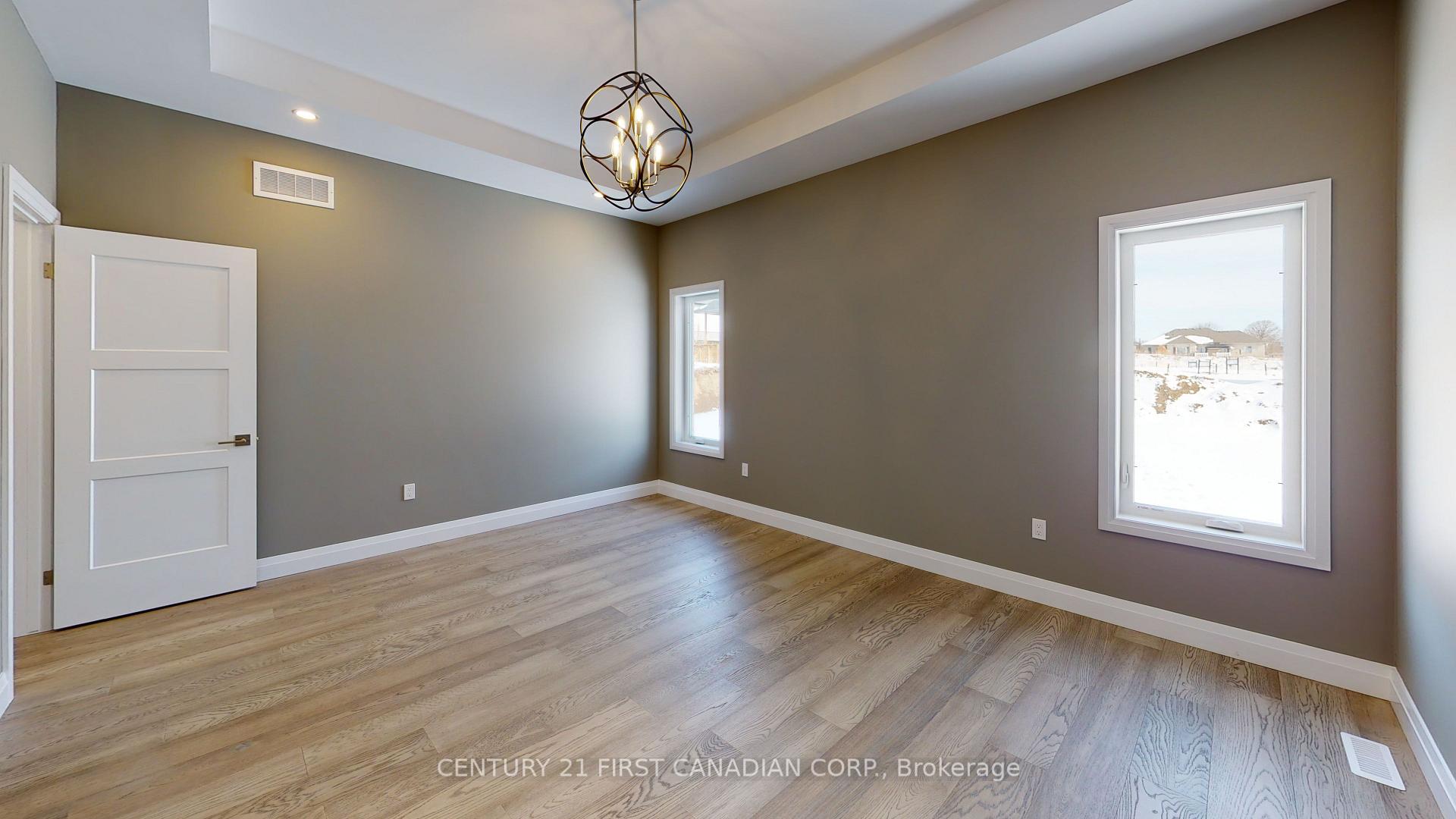 Photo 27 of 18 Postma Crescent, North Middlesex, Alisa Craig — HOMEH