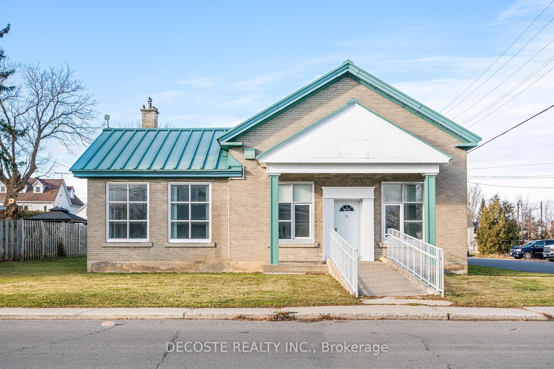 Front of 63 Kenyon Street W