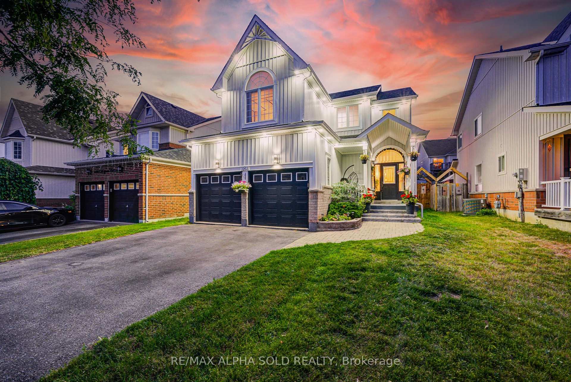 Photo 3 of 1184 Ashgrove Crescent, Oshawa, Pinecrest — HOMEH