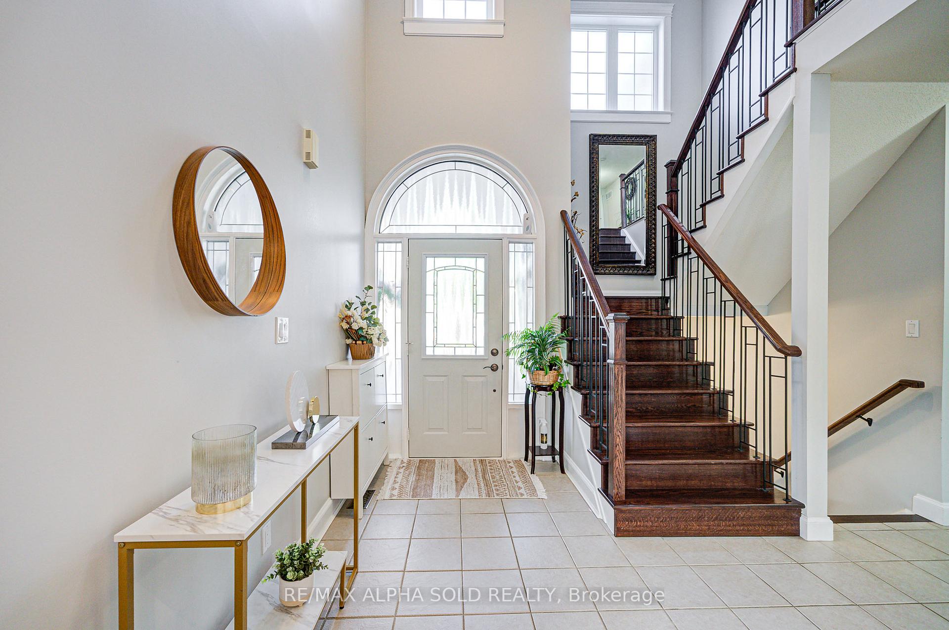 Photo 5 of 1184 Ashgrove Crescent, Oshawa, Pinecrest — HOMEH