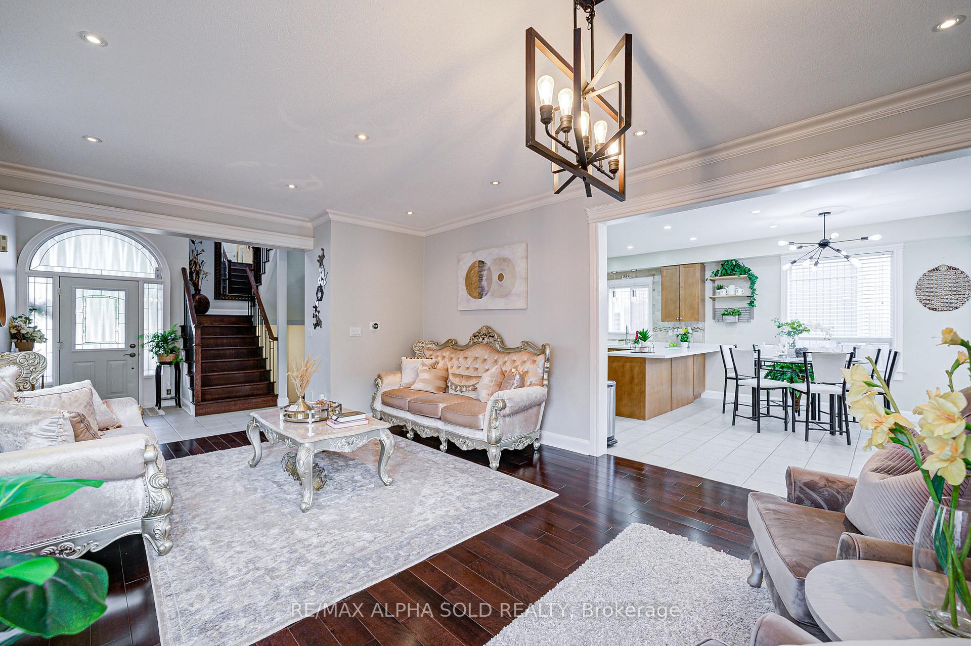 Photo 8 of 1184 Ashgrove Crescent, Oshawa, Pinecrest — HOMEH