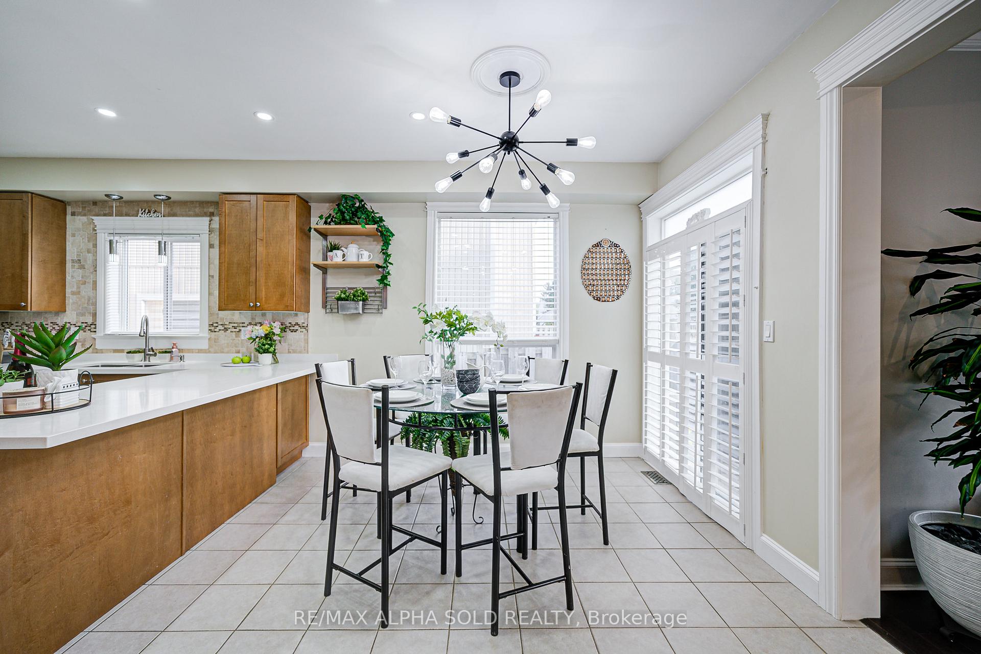 Photo 9 of 1184 Ashgrove Crescent, Oshawa, Pinecrest — HOMEH