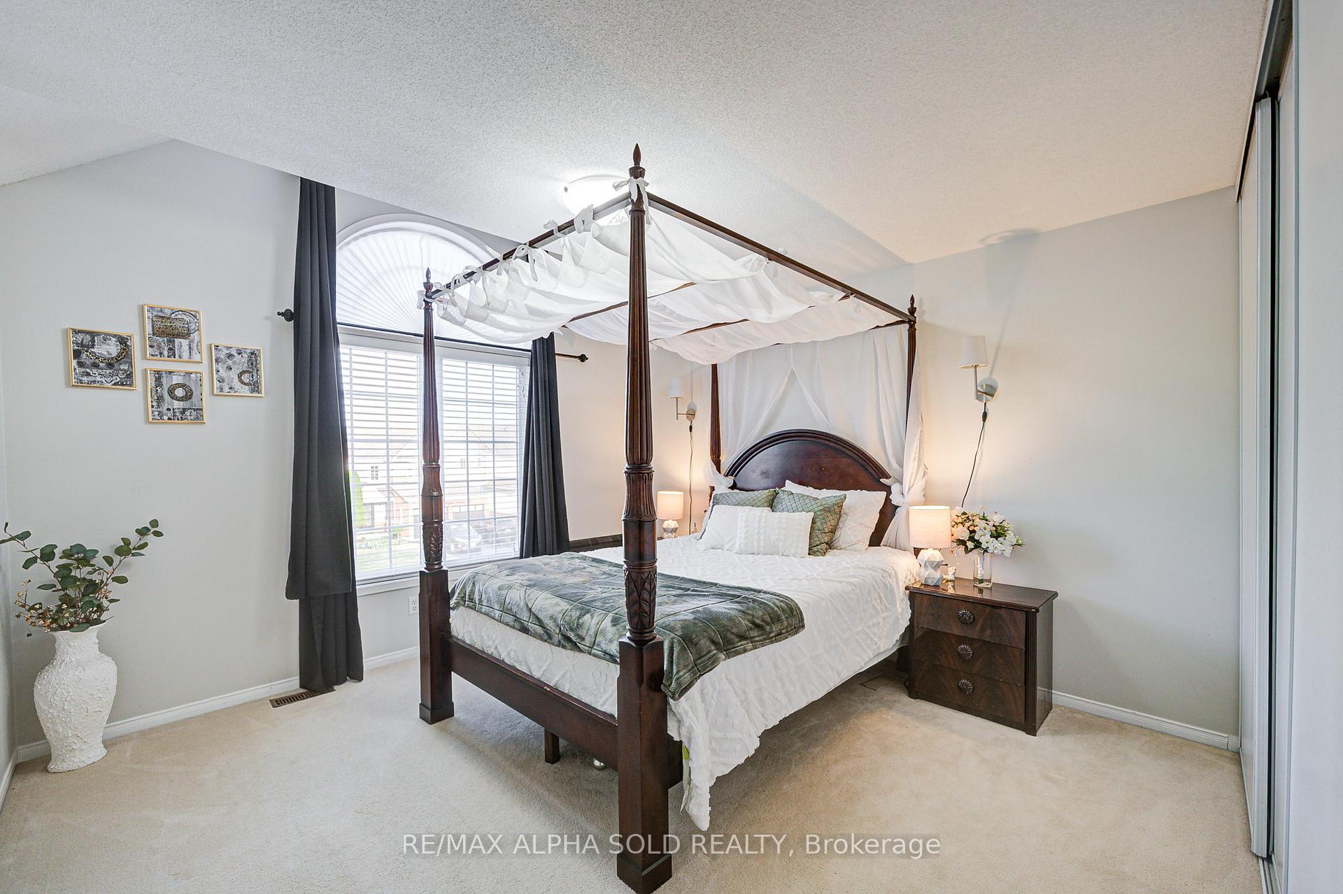 Photo 18 of 1184 Ashgrove Crescent, Oshawa, Pinecrest — HOMEH