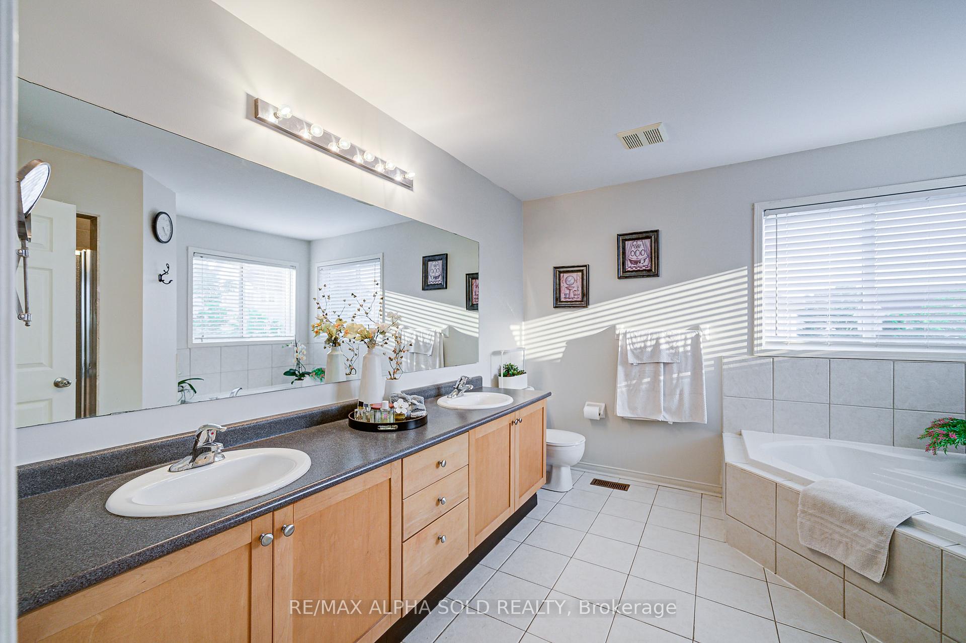 Photo 24 of 1184 Ashgrove Crescent, Oshawa, Pinecrest — HOMEH