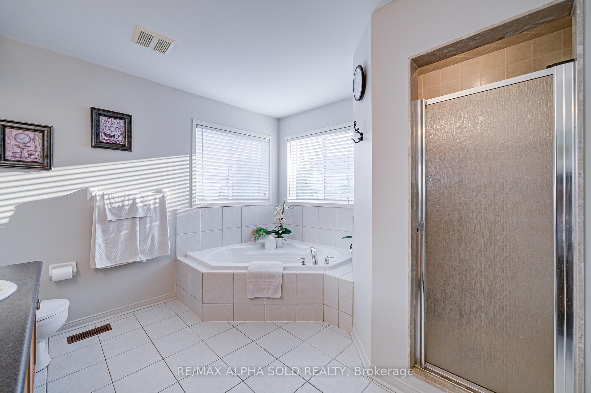Photo 25 of 1184 Ashgrove Crescent, Oshawa, Pinecrest — HOMEH