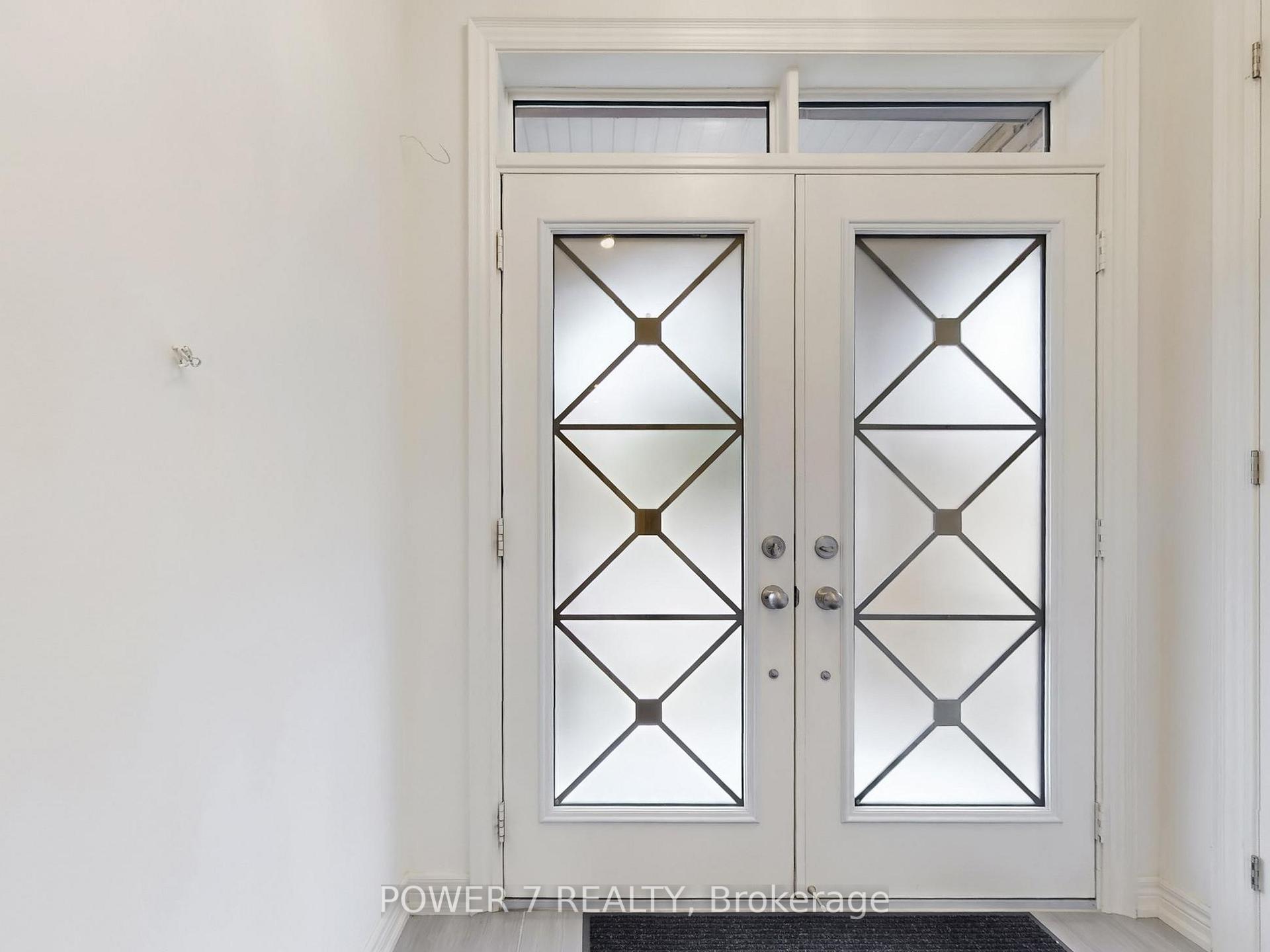 Photo 2 of 2417 Dress Circle Crescent, Oshawa, Windfields — HOMEH