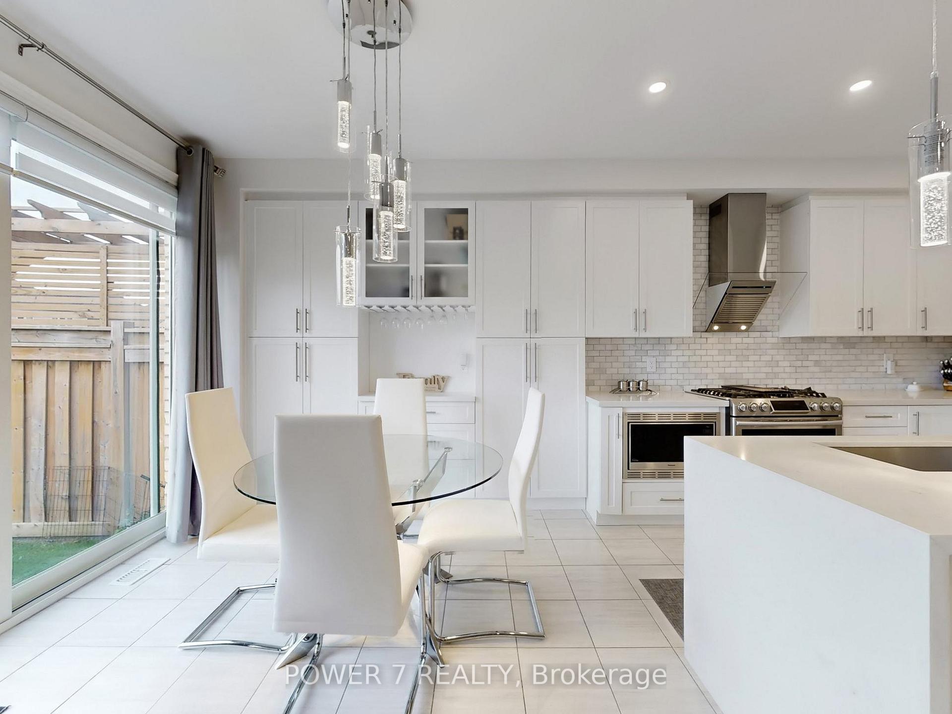 Photo 9 of 2417 Dress Circle Crescent, Oshawa, Windfields — HOMEH