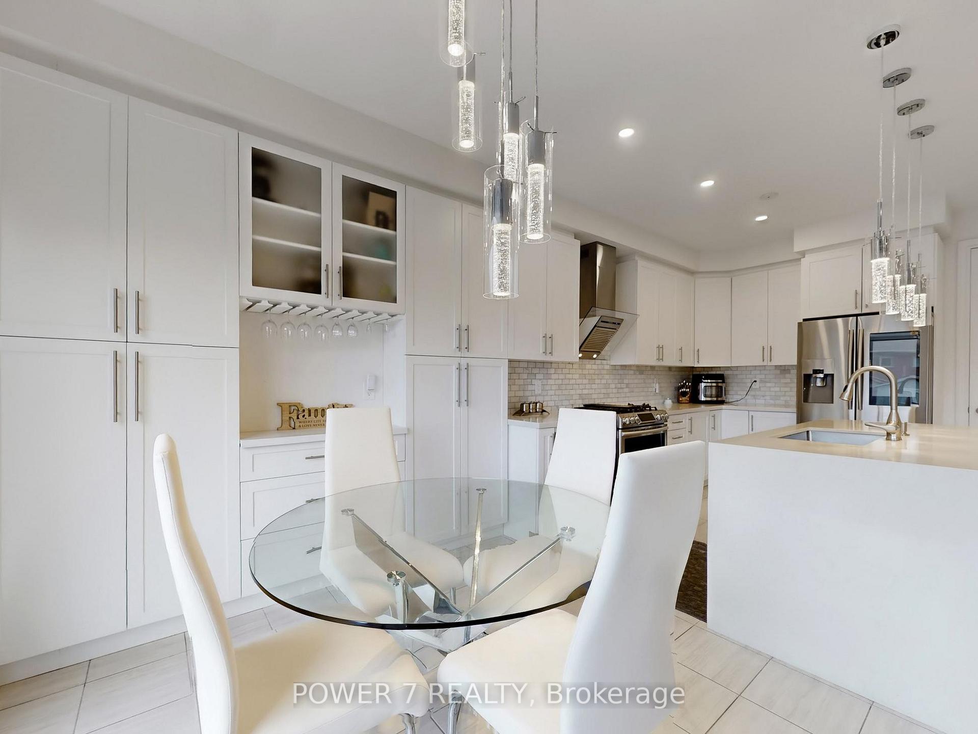 Photo 10 of 2417 Dress Circle Crescent, Oshawa, Windfields — HOMEH