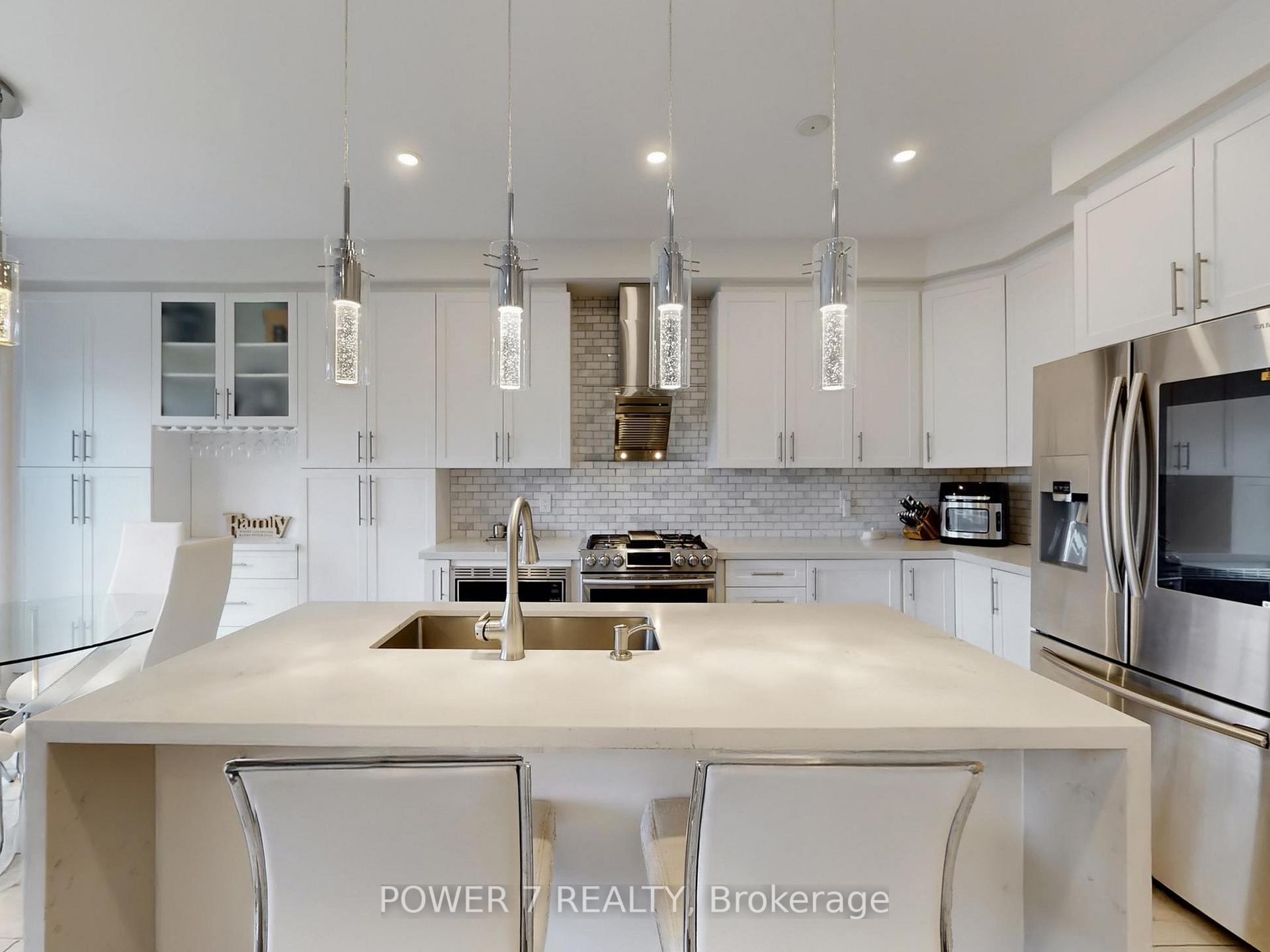 Photo 11 of 2417 Dress Circle Crescent, Oshawa, Windfields — HOMEH