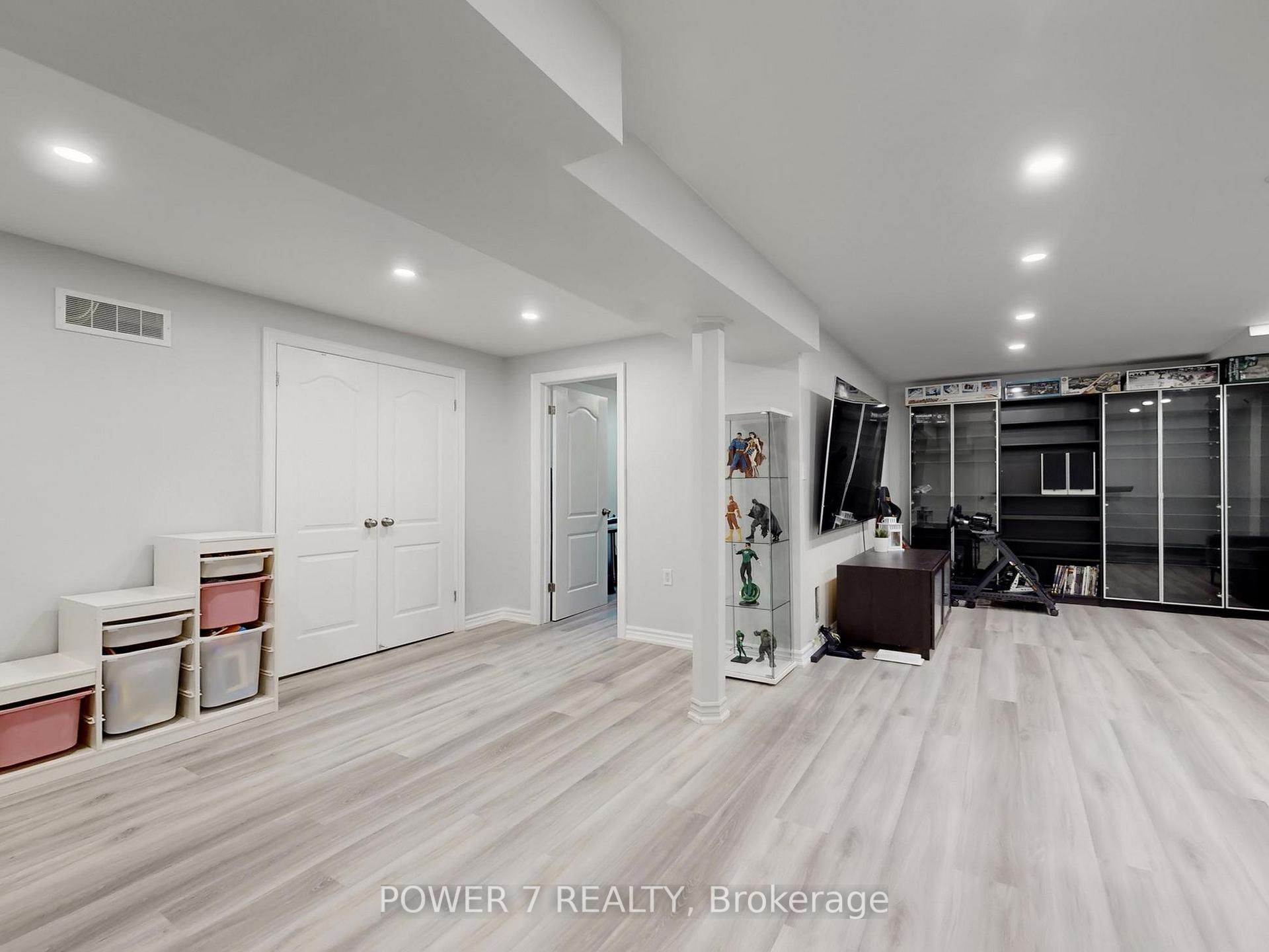 Photo 39 of 2417 Dress Circle Crescent, Oshawa, Windfields — HOMEH