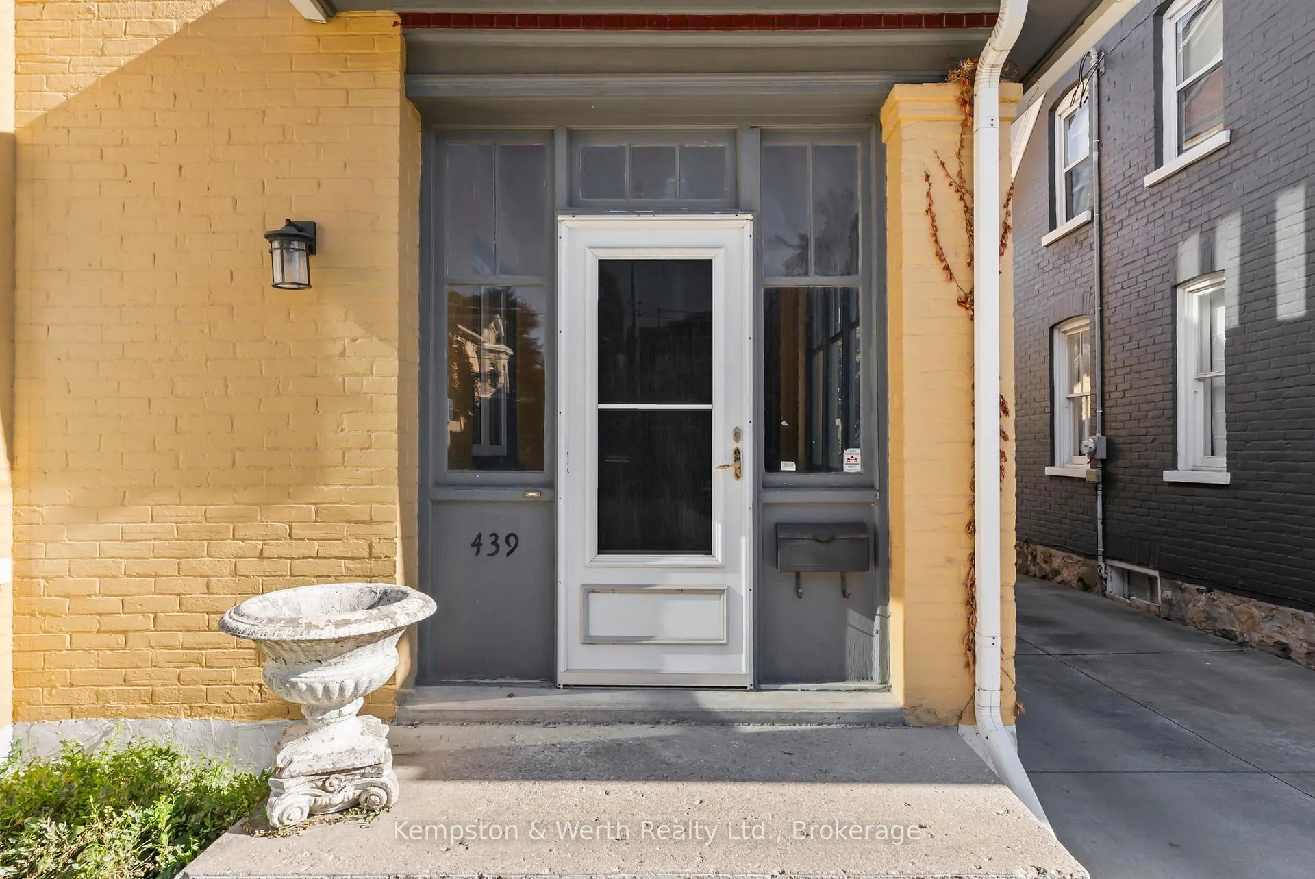 Photo 4 of 439 Main Street W, North Perth, Listowel — HOMEH