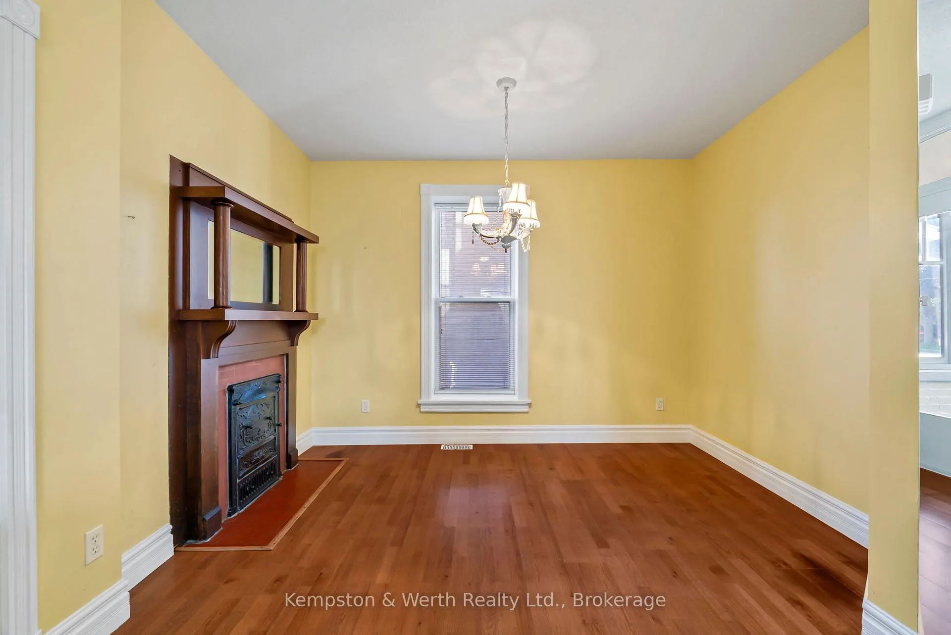 Photo 13 of 439 Main Street W, North Perth, Listowel — HOMEH