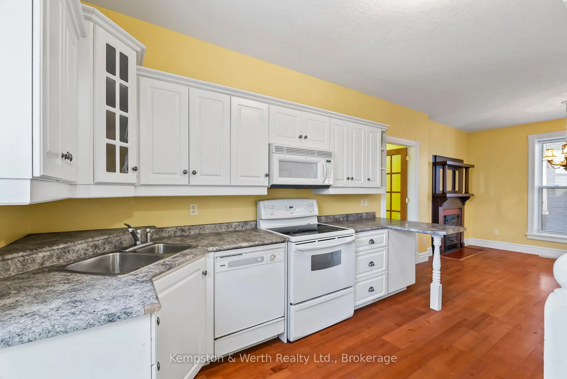Photo 18 of 439 Main Street W, North Perth, Listowel — HOMEH
