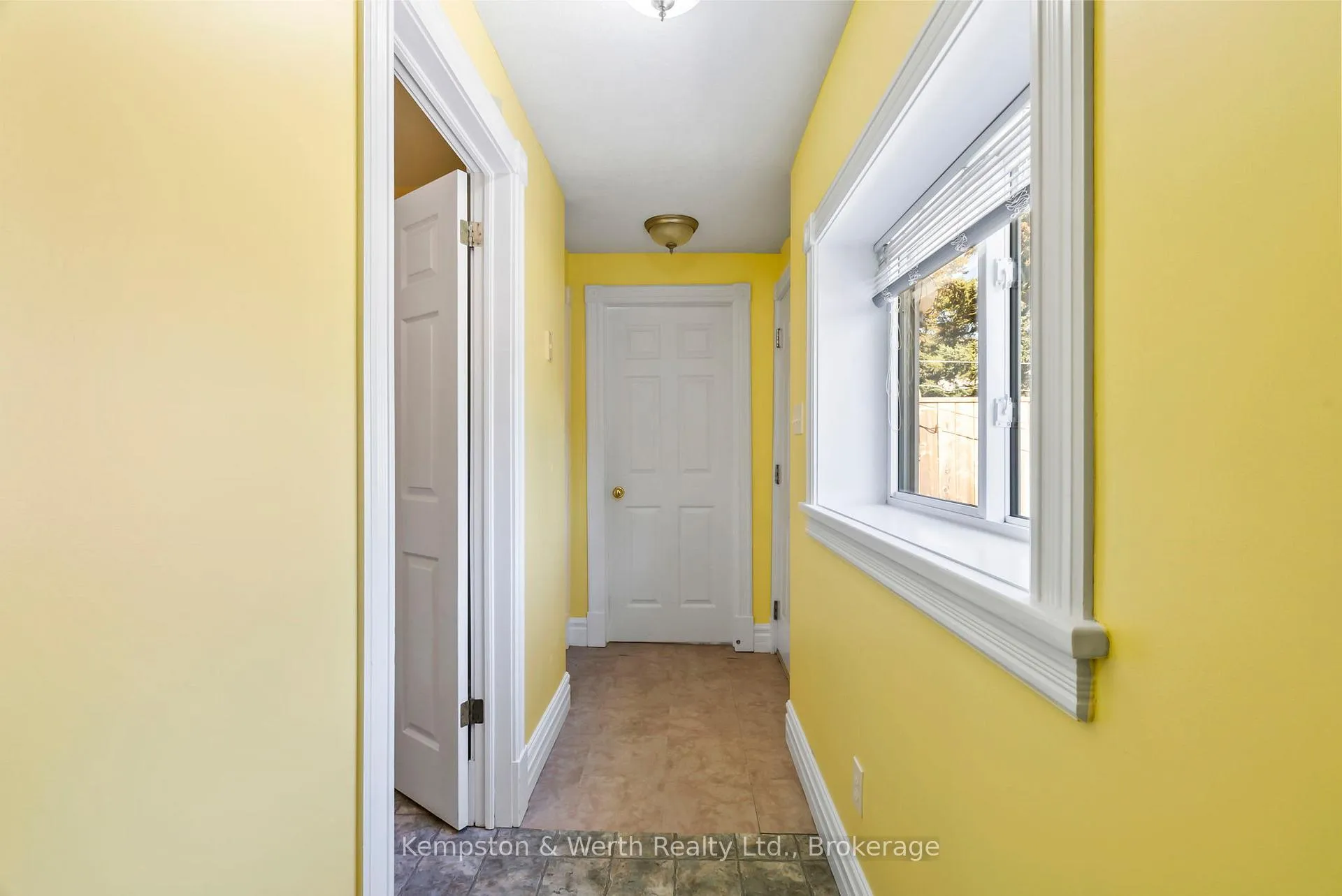 Photo 19 of 439 Main Street W, North Perth, Listowel — HOMEH