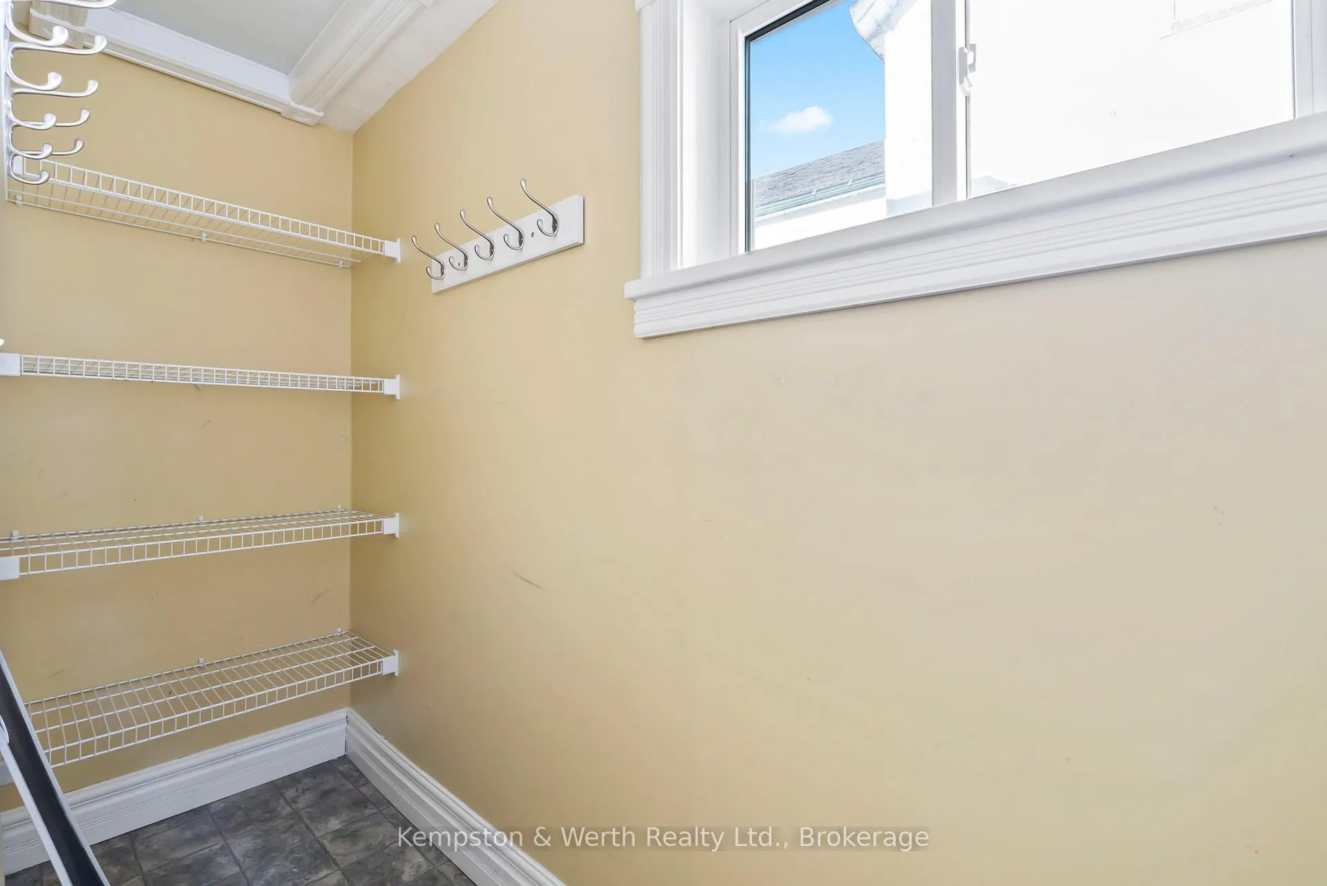Photo 21 of 439 Main Street W, North Perth, Listowel — HOMEH