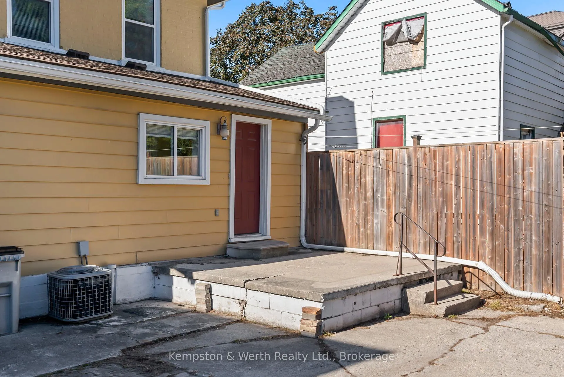 Photo 37 of 439 Main Street W, North Perth, Listowel — HOMEH