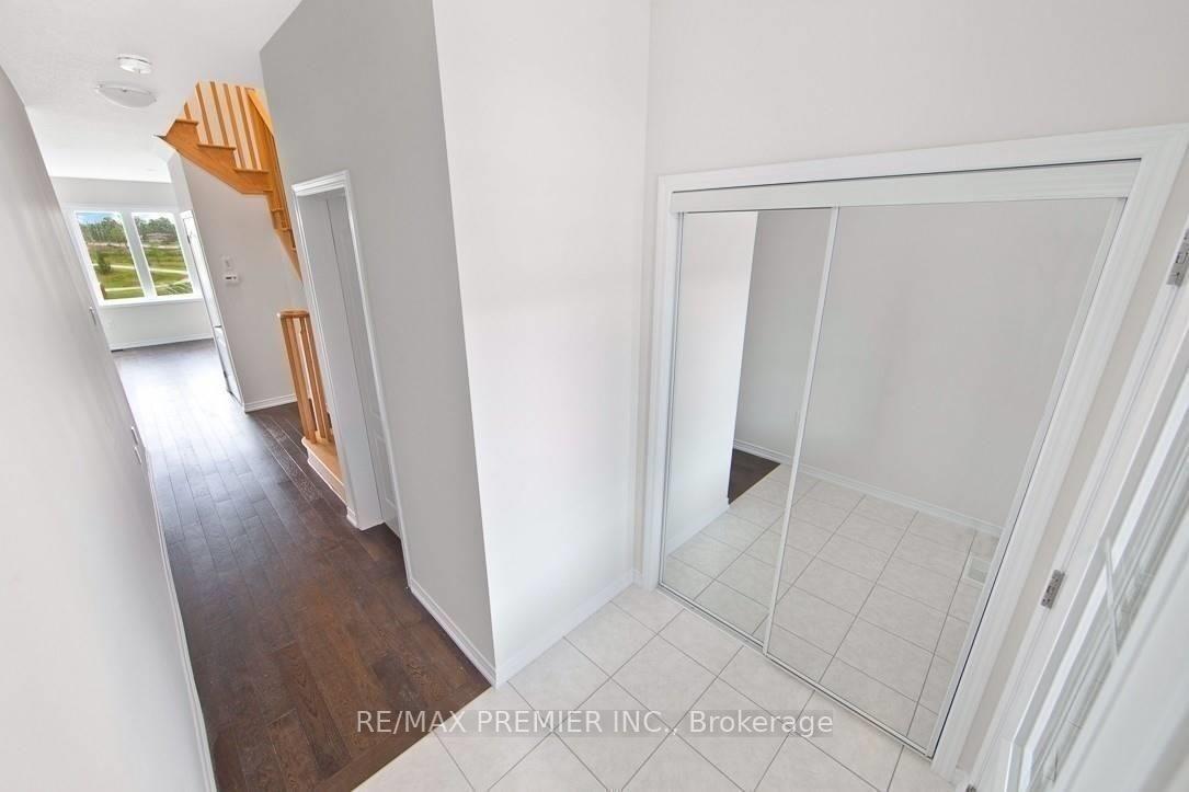 Photo 3 of Unit 27, 8273 Tulip Tree Drive, Niagara Falls, Brown — HOMEH