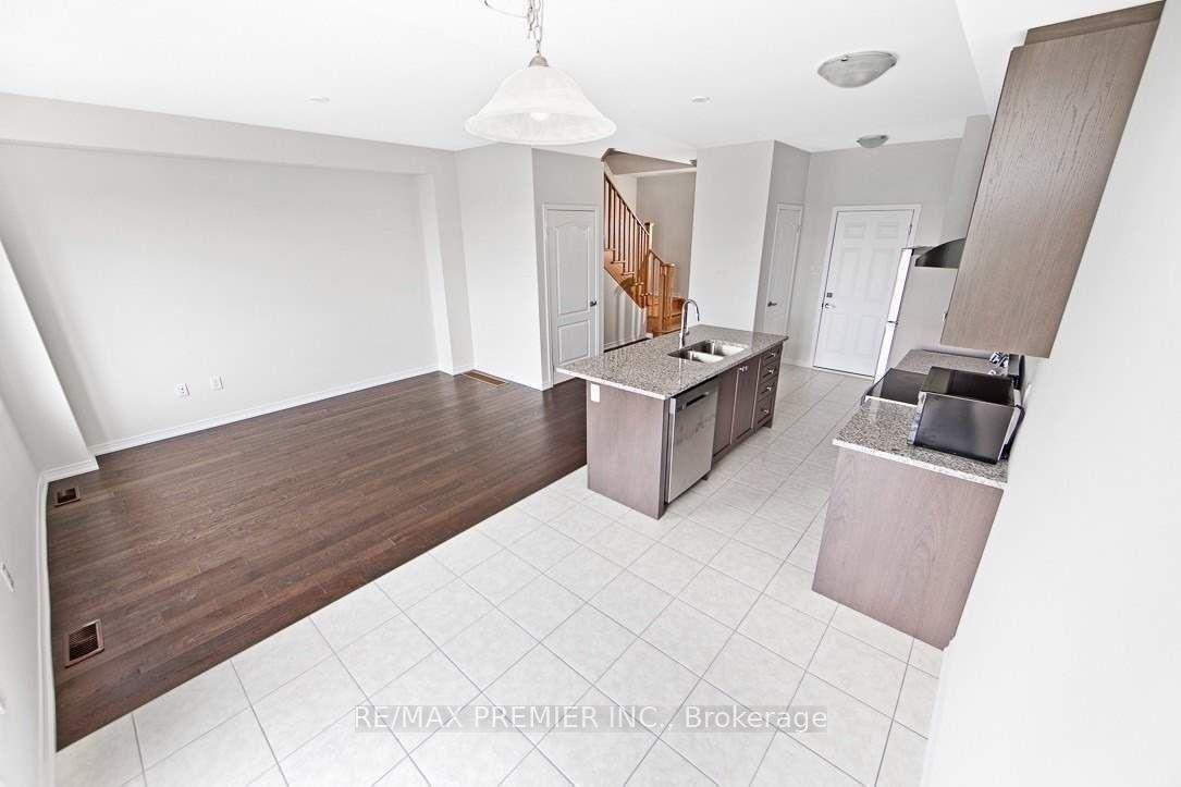 Photo 7 of Unit 27, 8273 Tulip Tree Drive, Niagara Falls, Brown — HOMEH