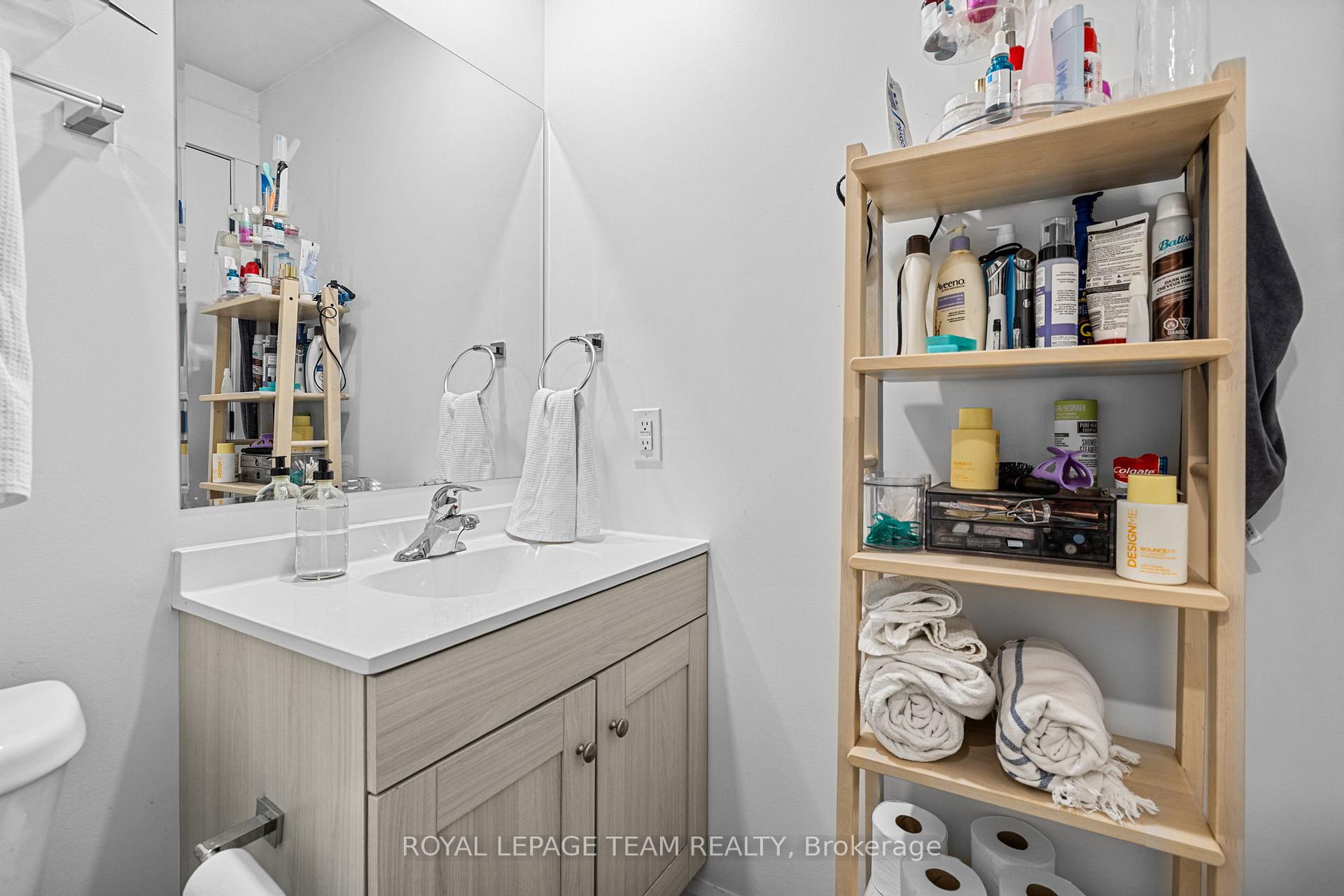 Photo 10 of Unit 202, 506 Gladstone Avenue, Ottawa, Ottawa Centre — HOMEH