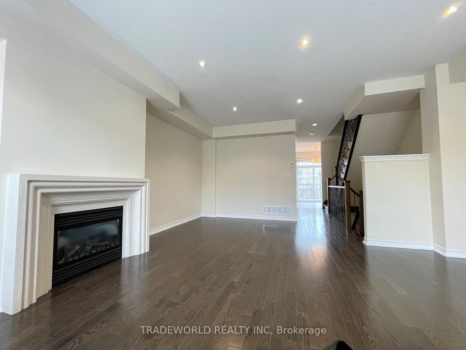 Photo 4 of 36 Donald Buttress Boulevard W, Markham, Cathedraltown — HOMEH