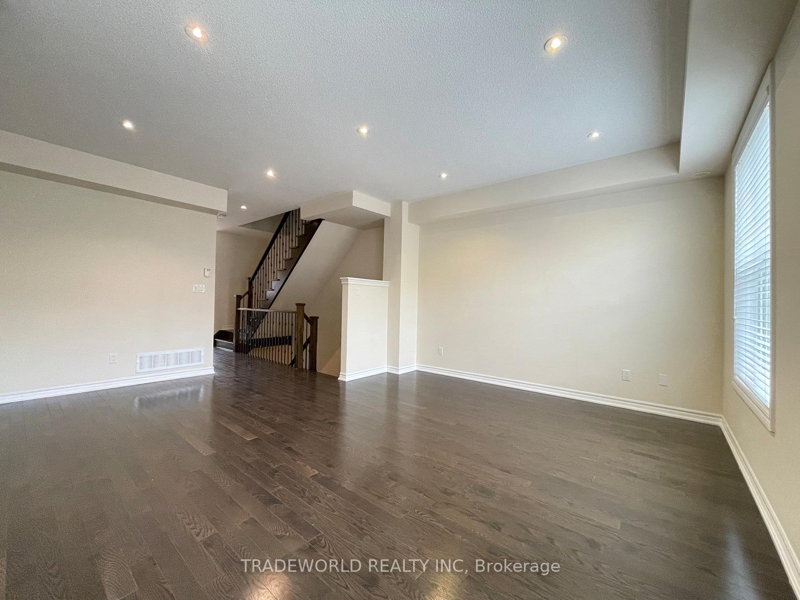 Photo 6 of 36 Donald Buttress Boulevard W, Markham, Cathedraltown — HOMEH
