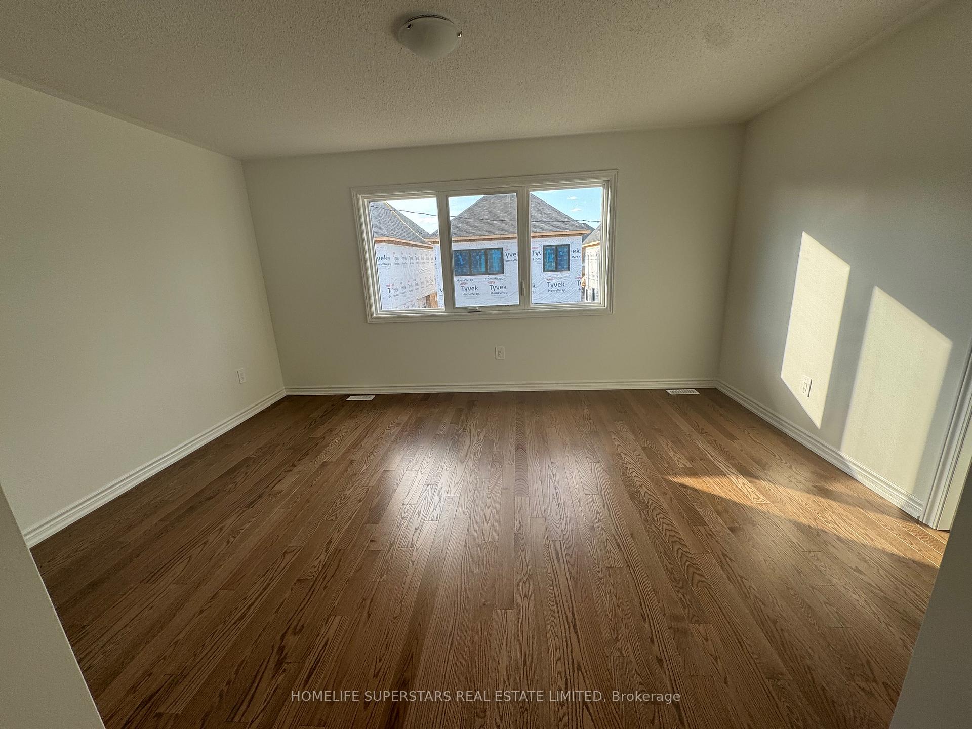 Photo 5 of 289 Bergamot Avenue, Milton, Walker — HOMEH