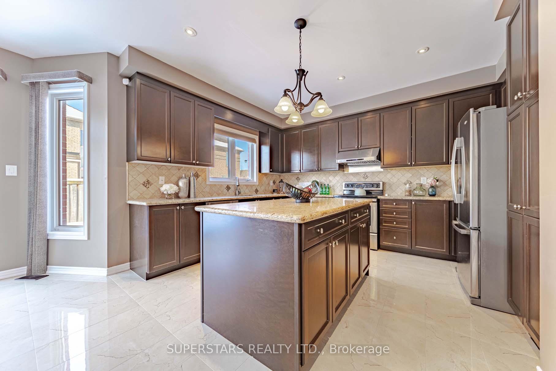 Photo 9 of 25 Rennie Avenue, Markham, Box Grove — HOMEH