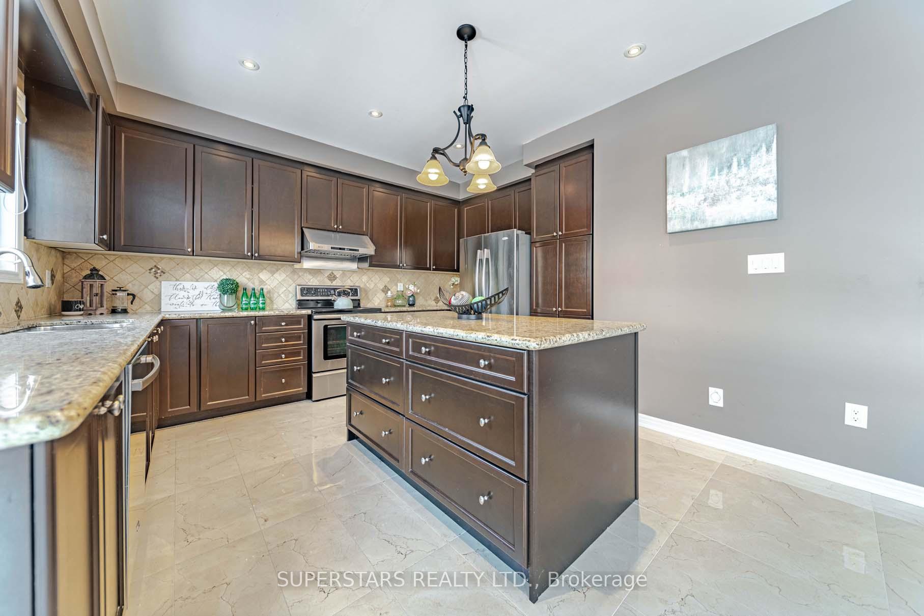 Photo 10 of 25 Rennie Avenue, Markham, Box Grove — HOMEH