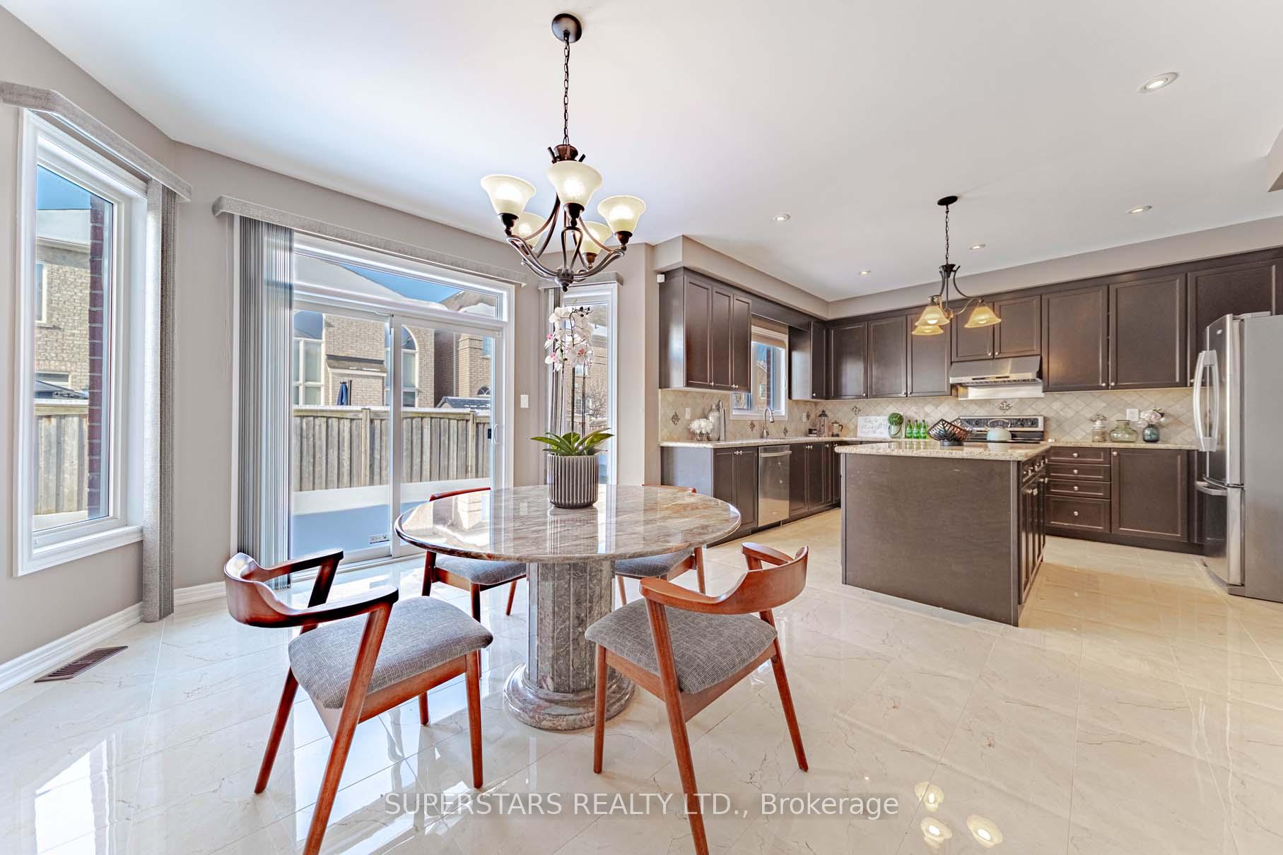 Photo 11 of 25 Rennie Avenue, Markham, Box Grove — HOMEH