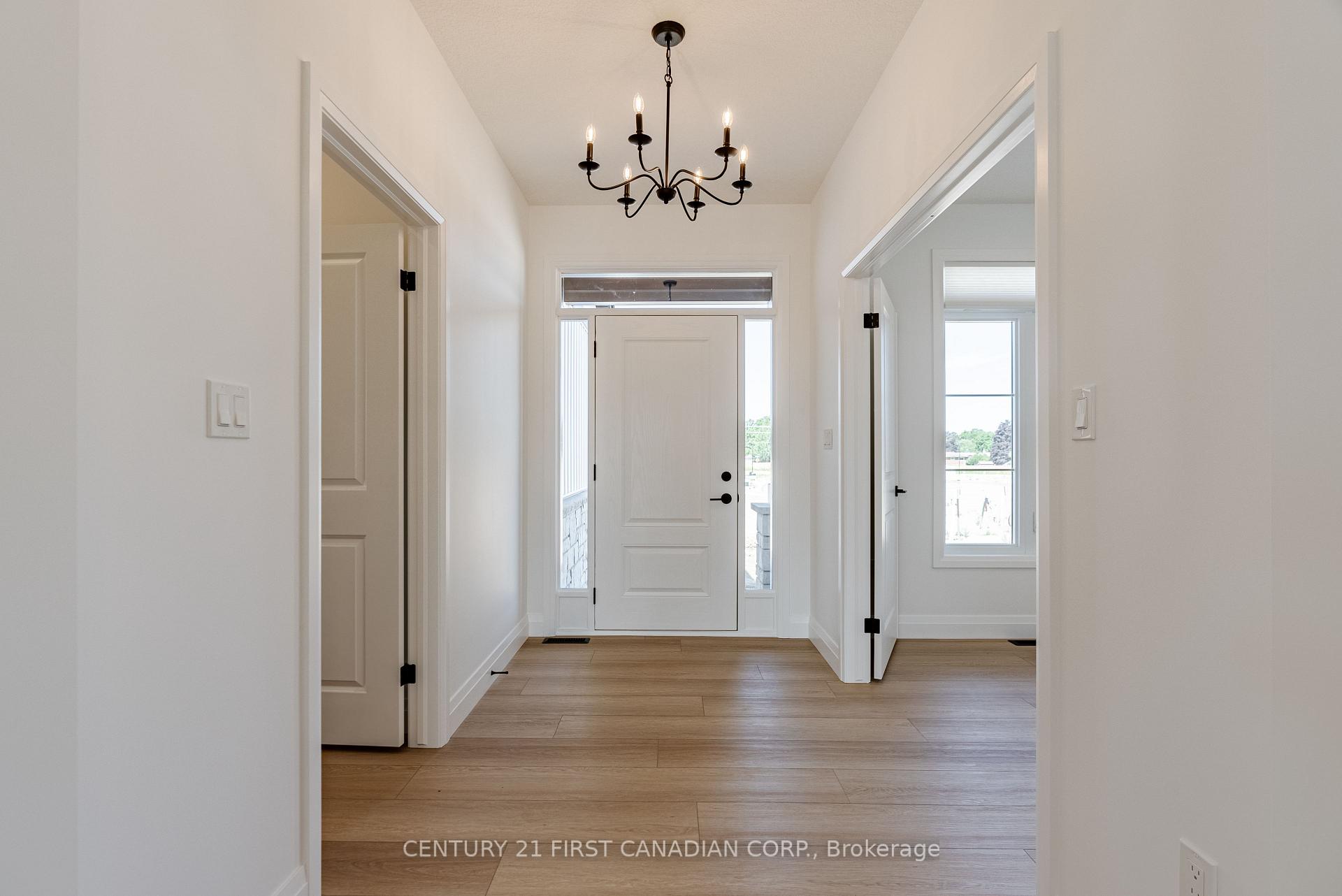 Photo 3 of 20 Postma Crescent, North Middlesex, Alisa Craig — HOMEH