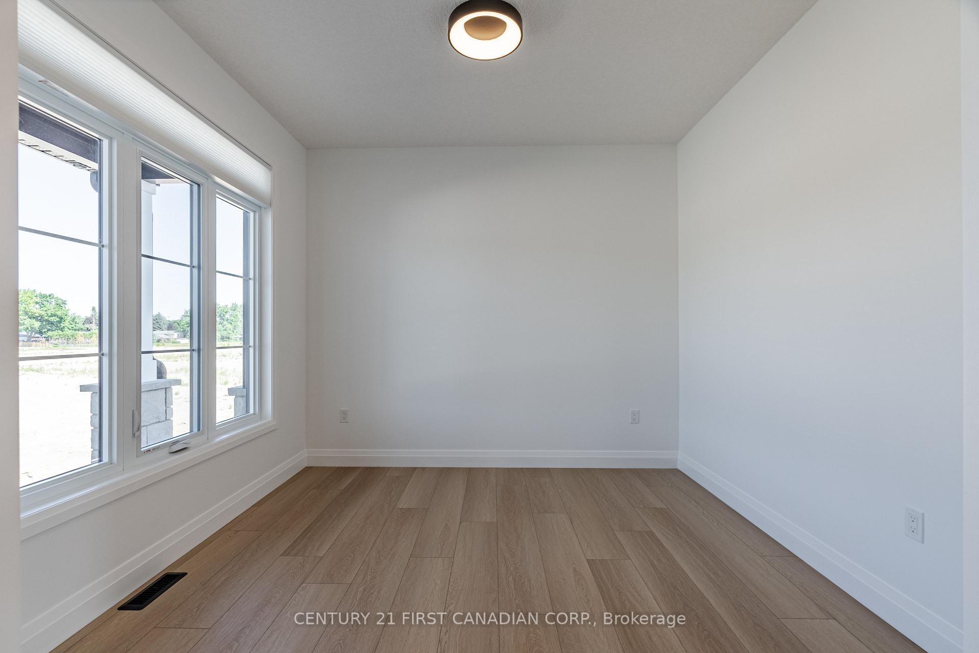 Photo 4 of 20 Postma Crescent, North Middlesex, Alisa Craig — HOMEH