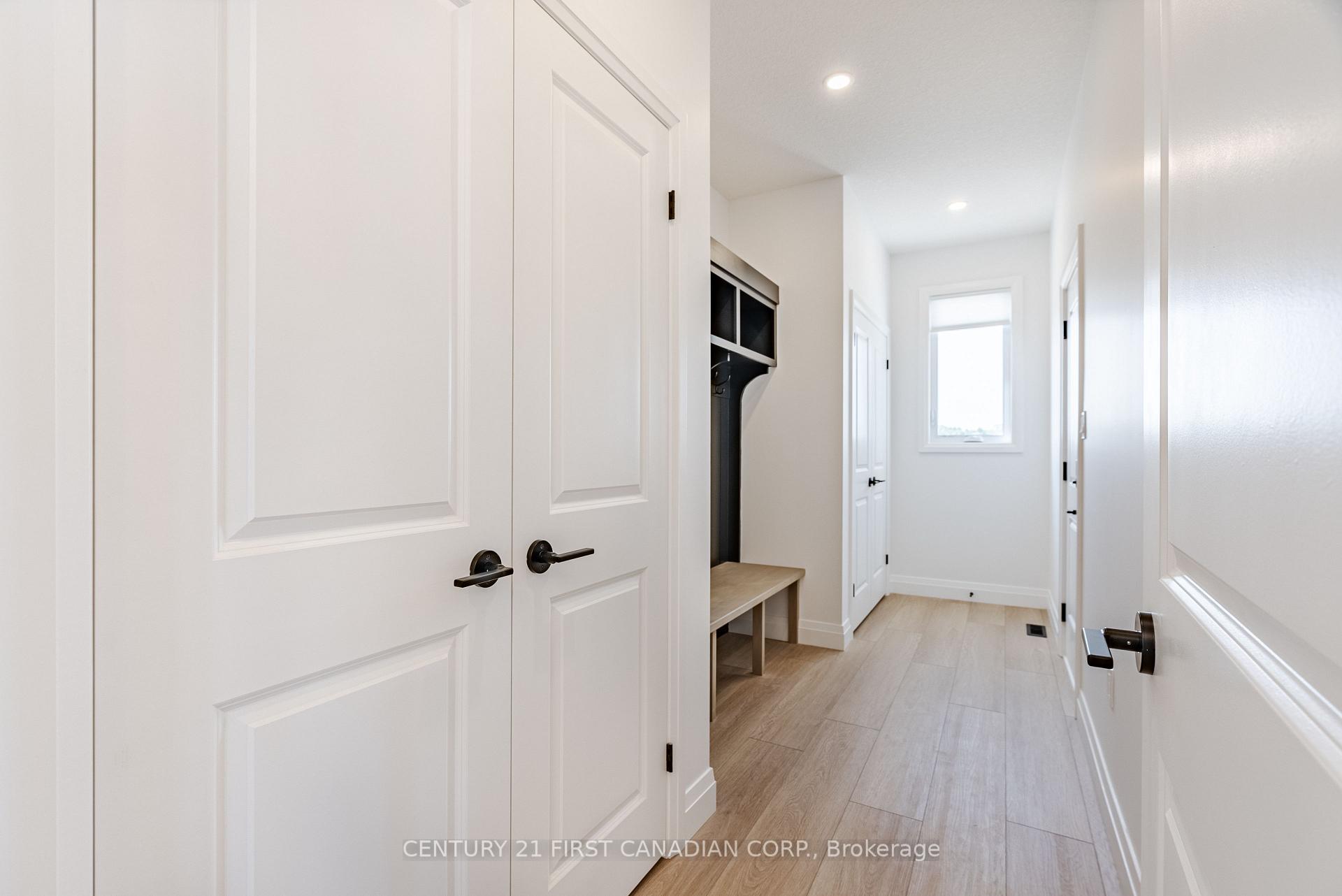 Photo 5 of 20 Postma Crescent, North Middlesex, Alisa Craig — HOMEH