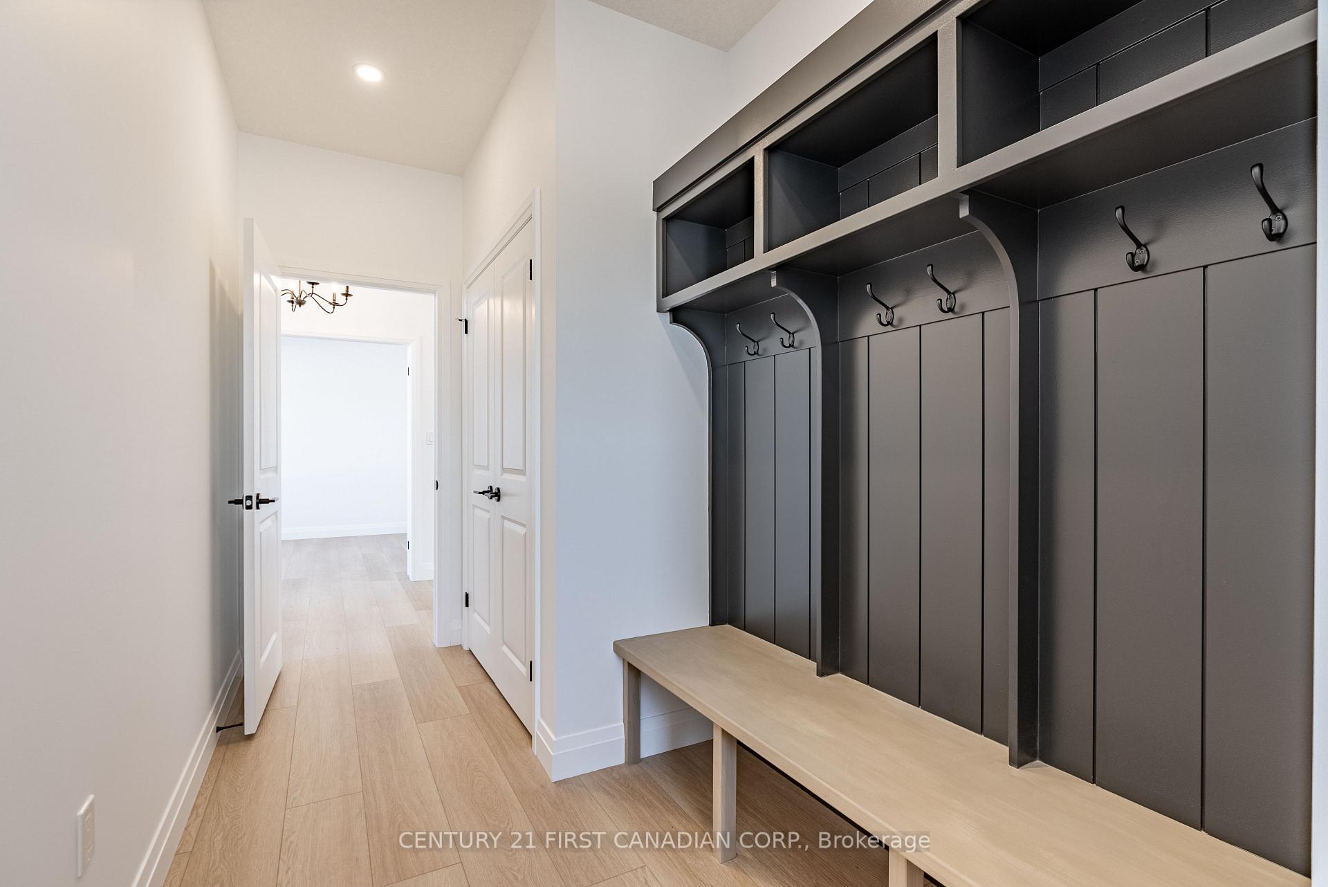 Photo 6 of 20 Postma Crescent, North Middlesex, Alisa Craig — HOMEH
