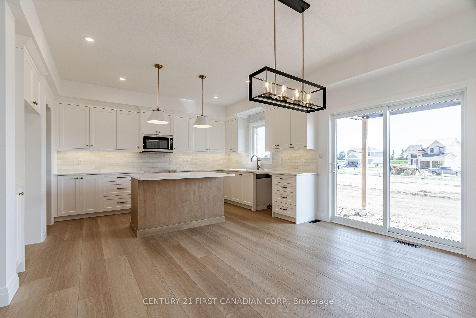 Photo 9 of 20 Postma Crescent, North Middlesex, Alisa Craig — HOMEH