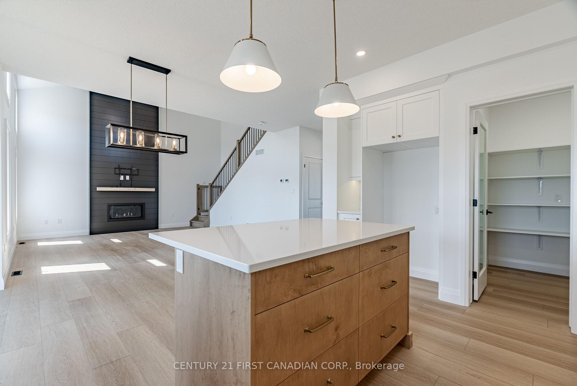 Photo 12 of 20 Postma Crescent, North Middlesex, Alisa Craig — HOMEH