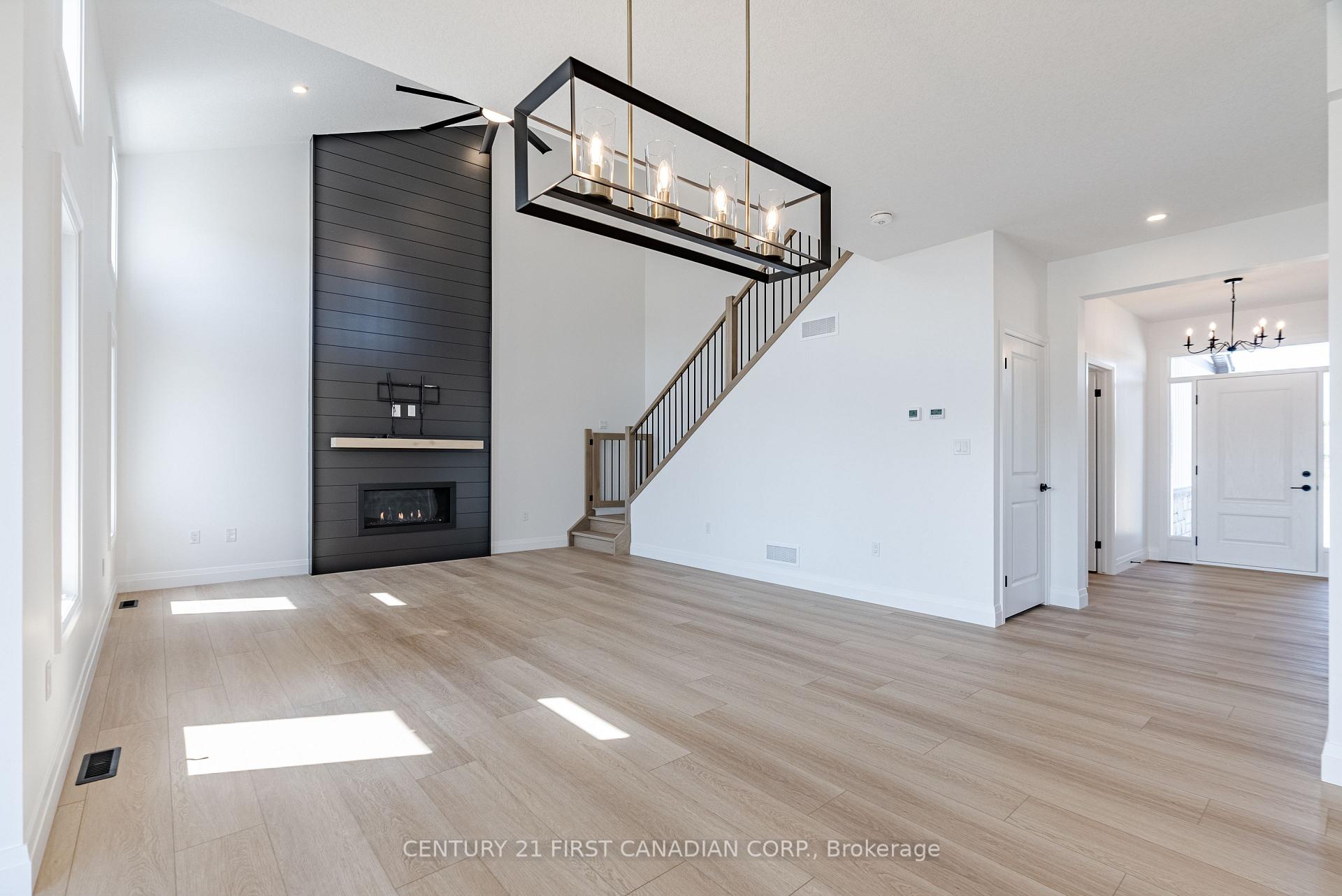 Photo 16 of 20 Postma Crescent, North Middlesex, Alisa Craig — HOMEH
