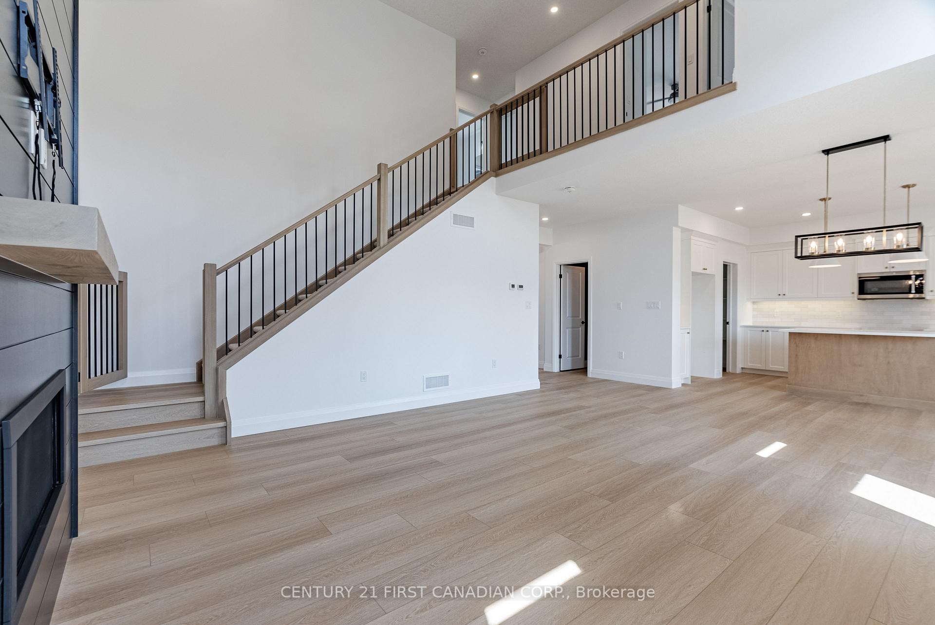 Photo 17 of 20 Postma Crescent, North Middlesex, Alisa Craig — HOMEH